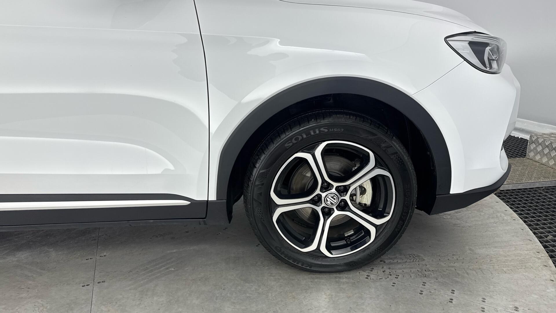 MG ZS view 19