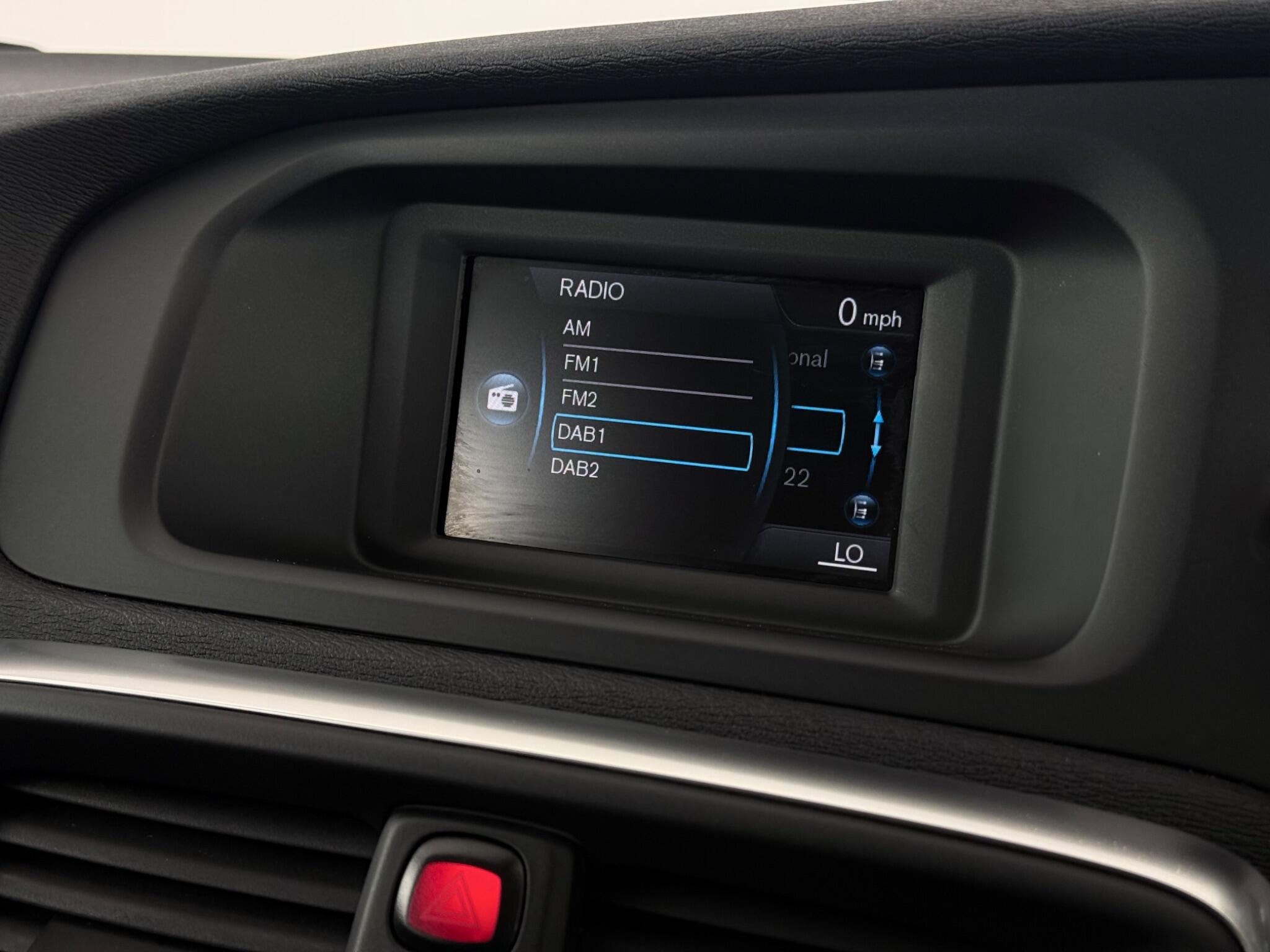 Volvo V40 view 21