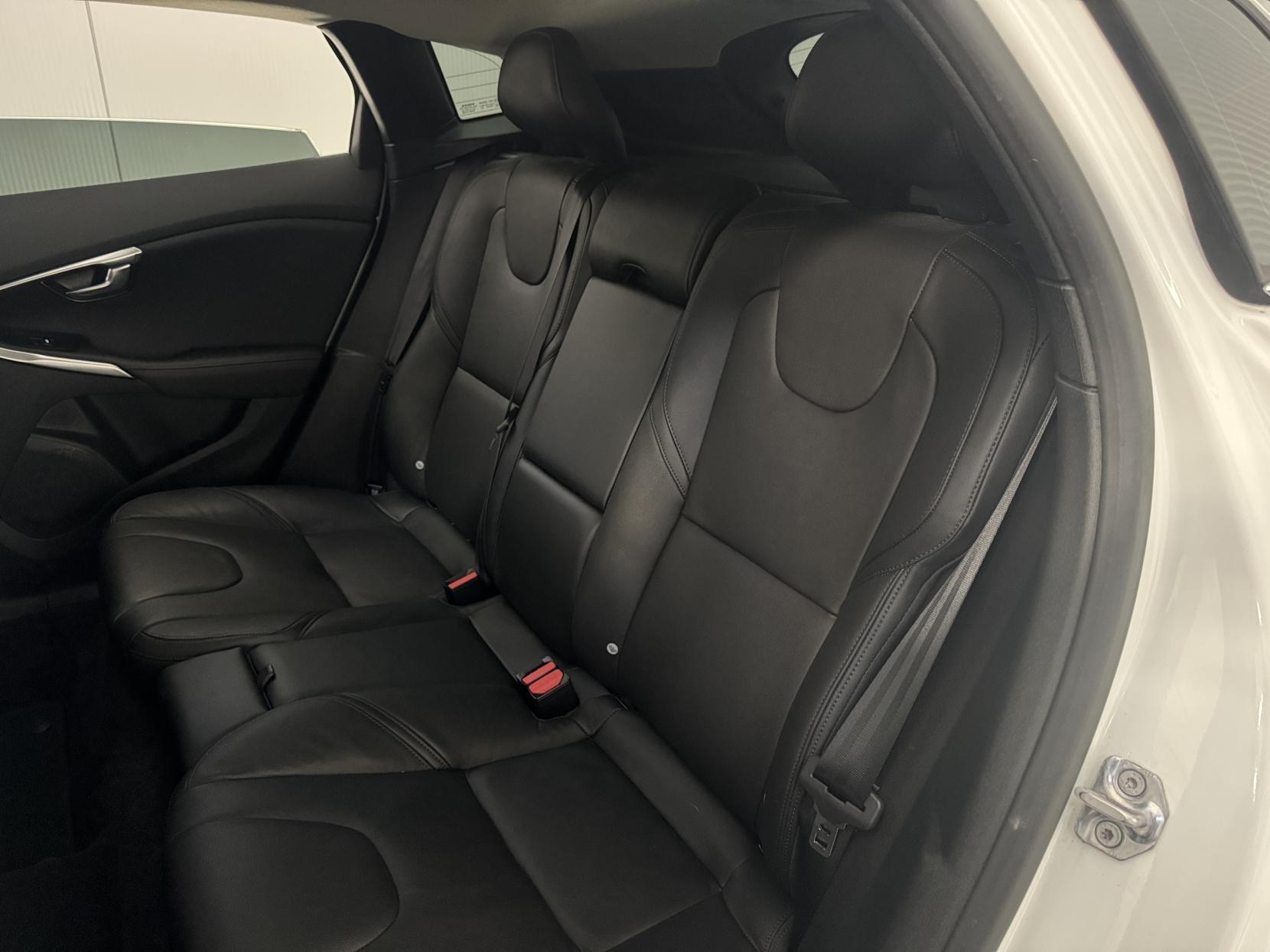 Volvo V40 view 60