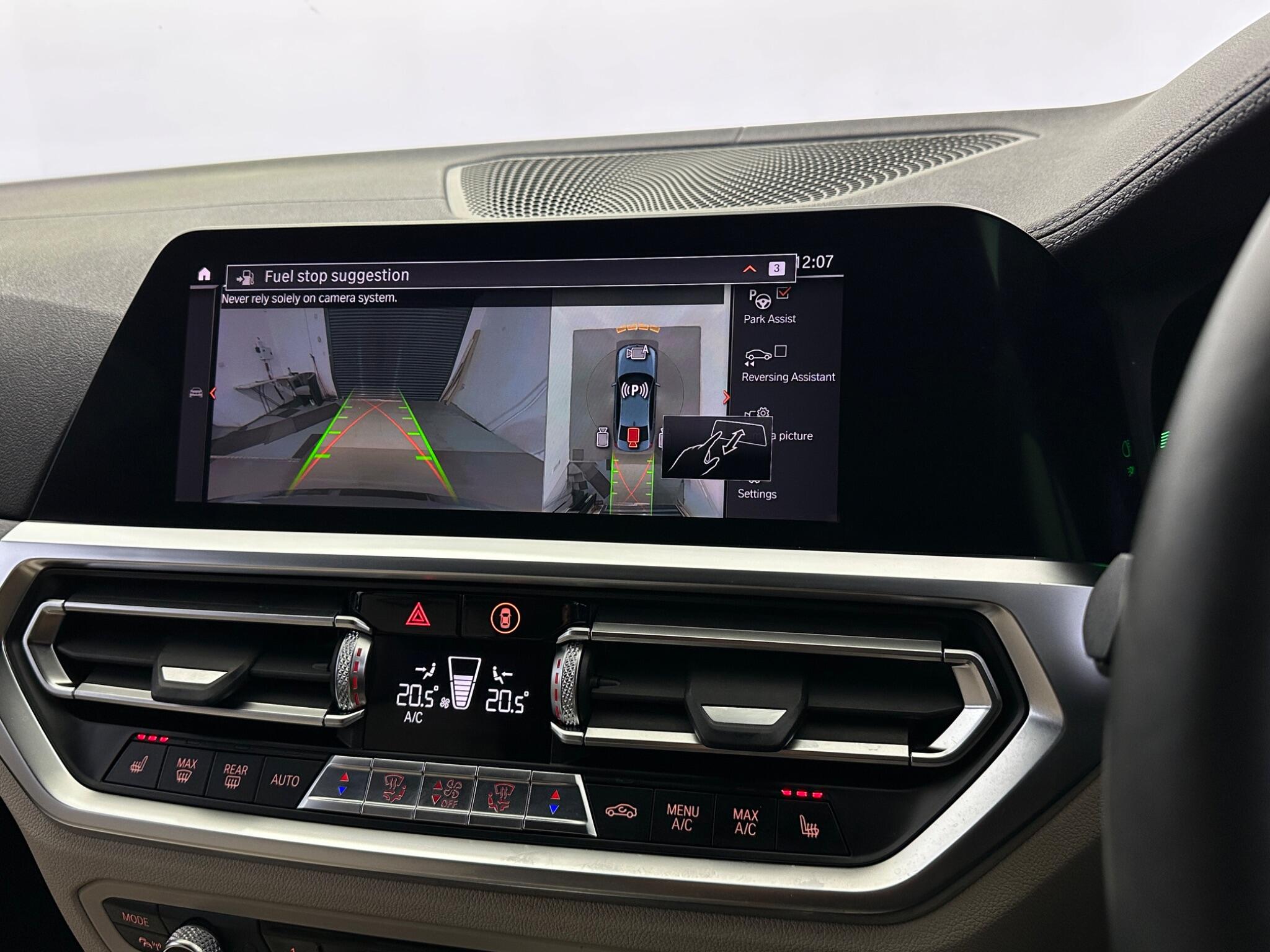 BMW 3 Series view 25