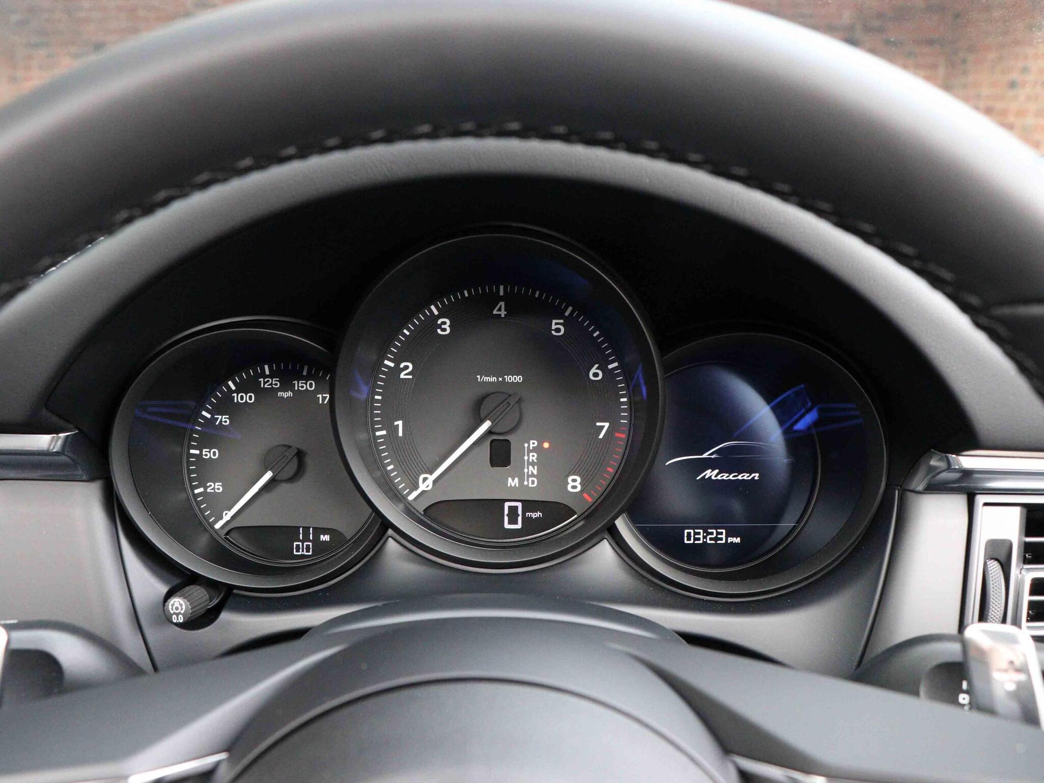 Porsche Macan view 24