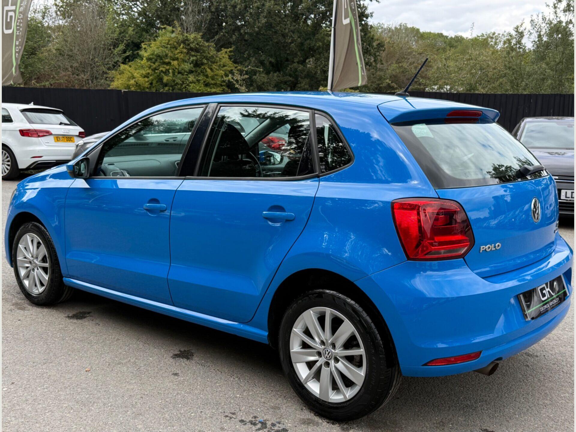 Volkswagen Polo view 2