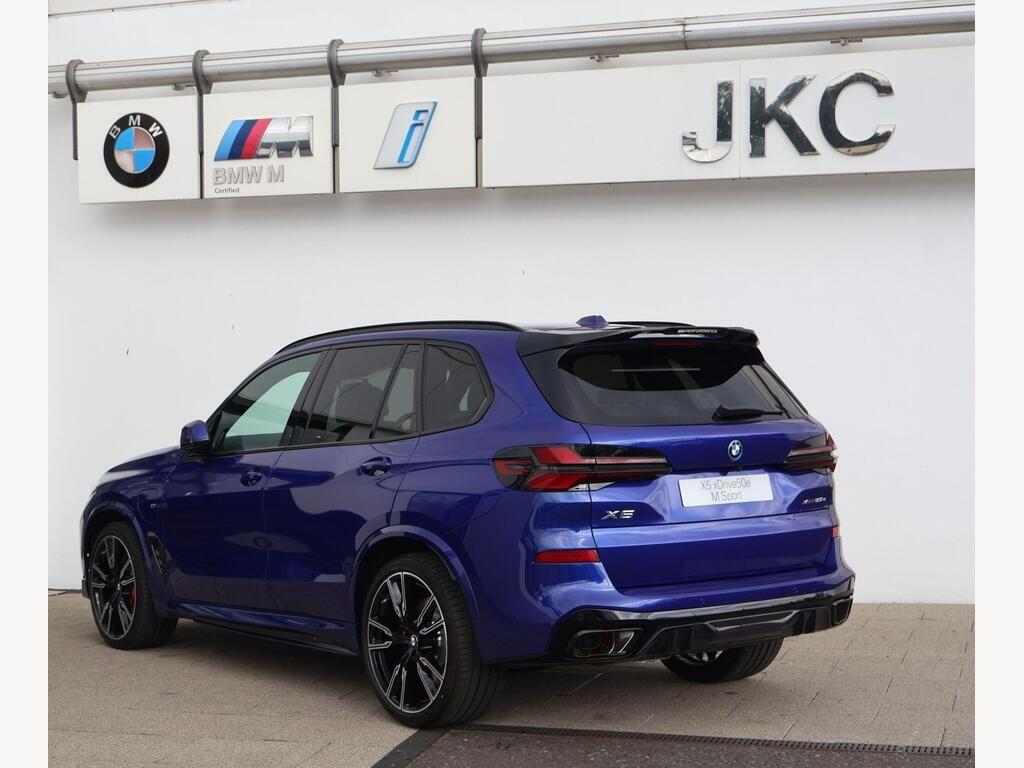 BMW X5 view 3