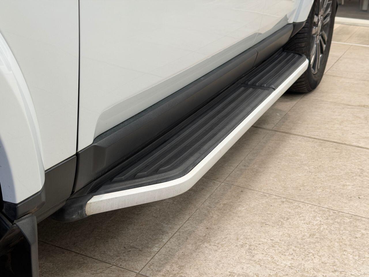 Land Rover Discovery 4 view 26