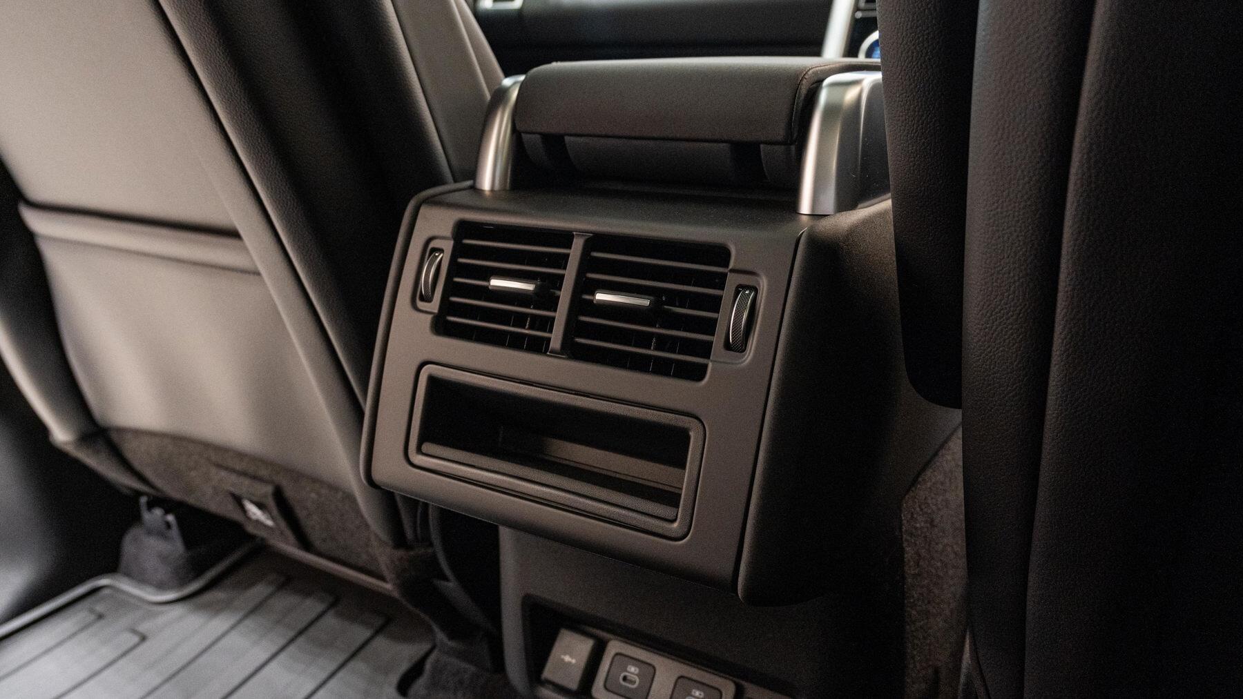 Land Rover Discovery view 41