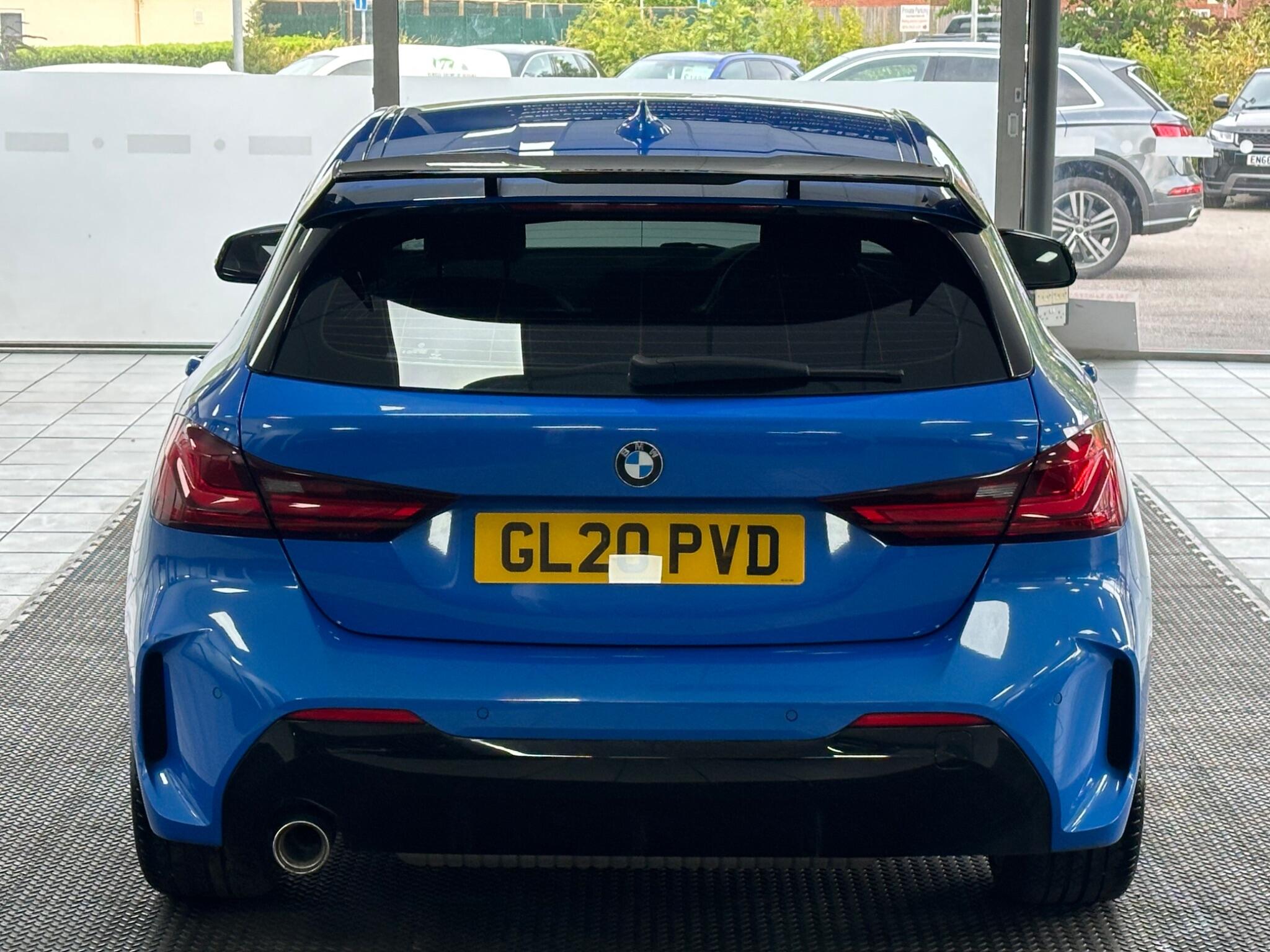 BMW 1 Series view 12