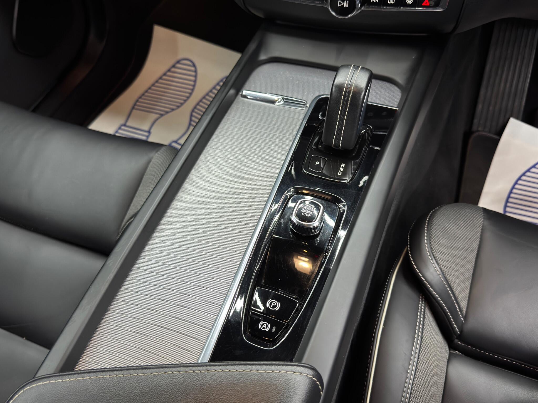 Volvo XC60 view 25