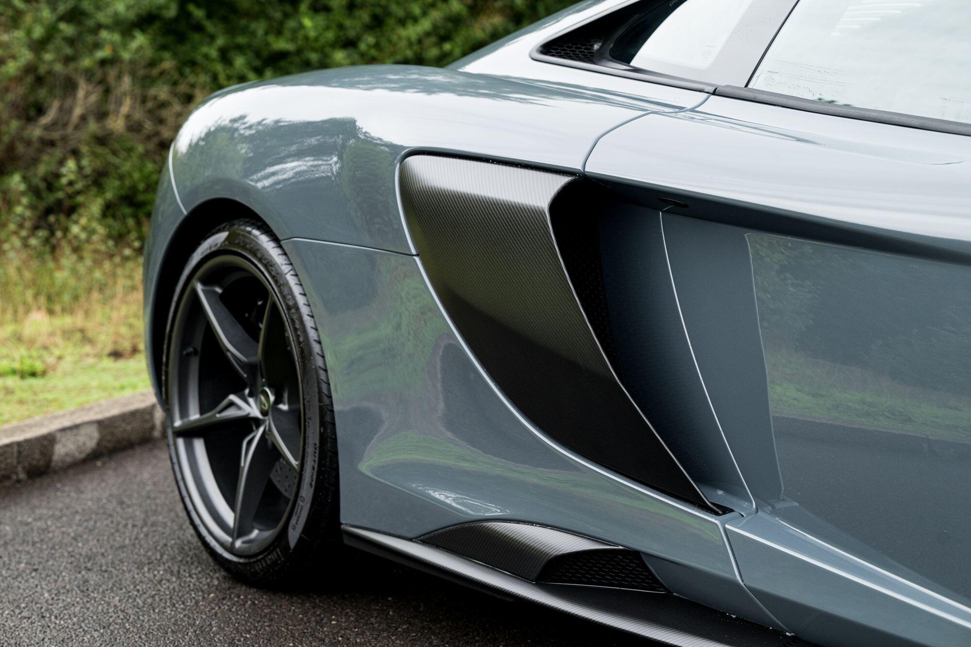 McLaren 675LT view 18