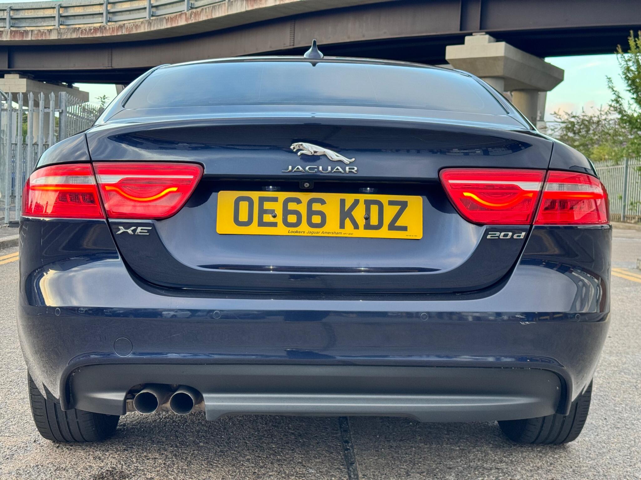 Jaguar Xe view 14