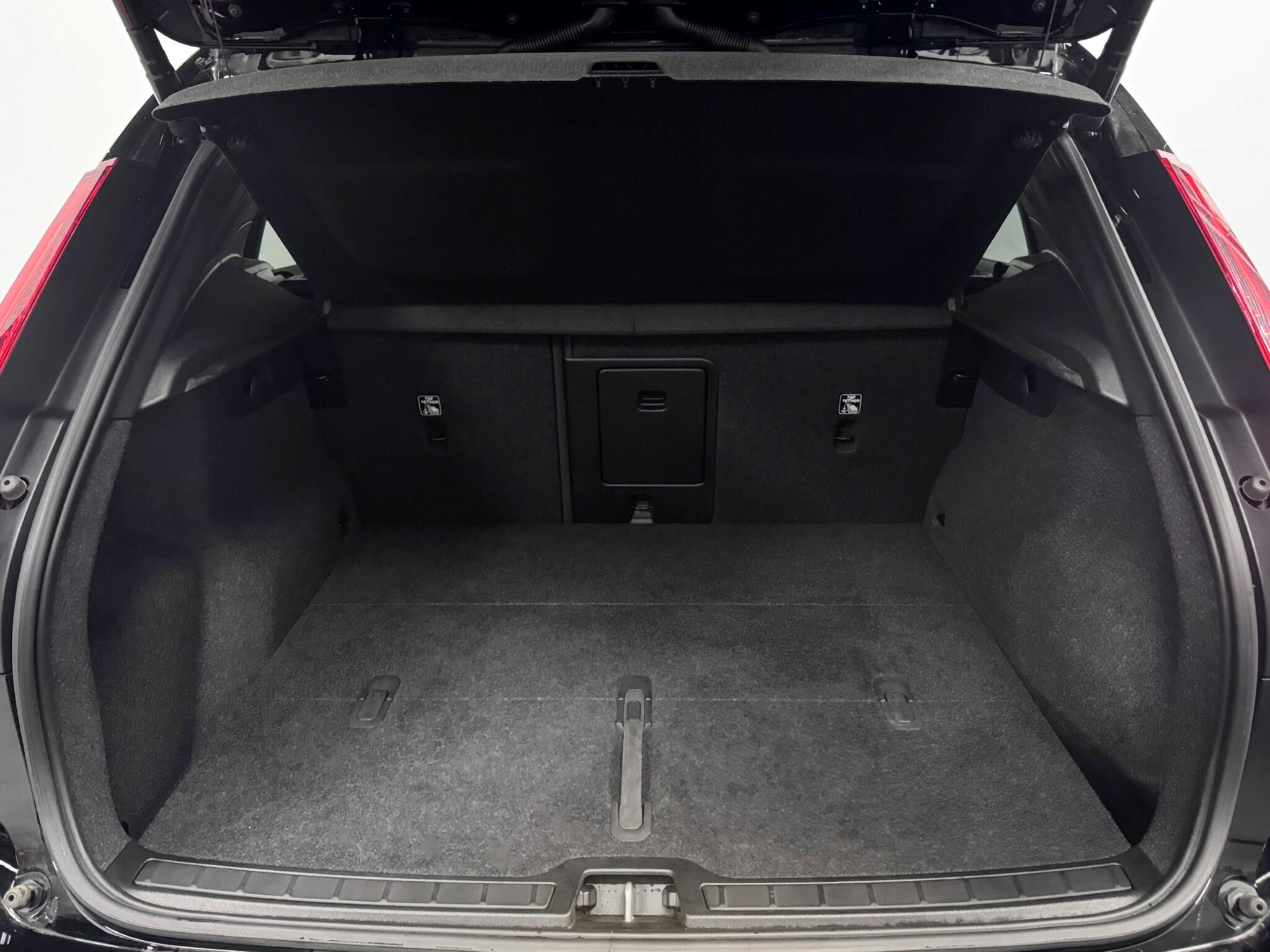 Volvo XC40 view 7