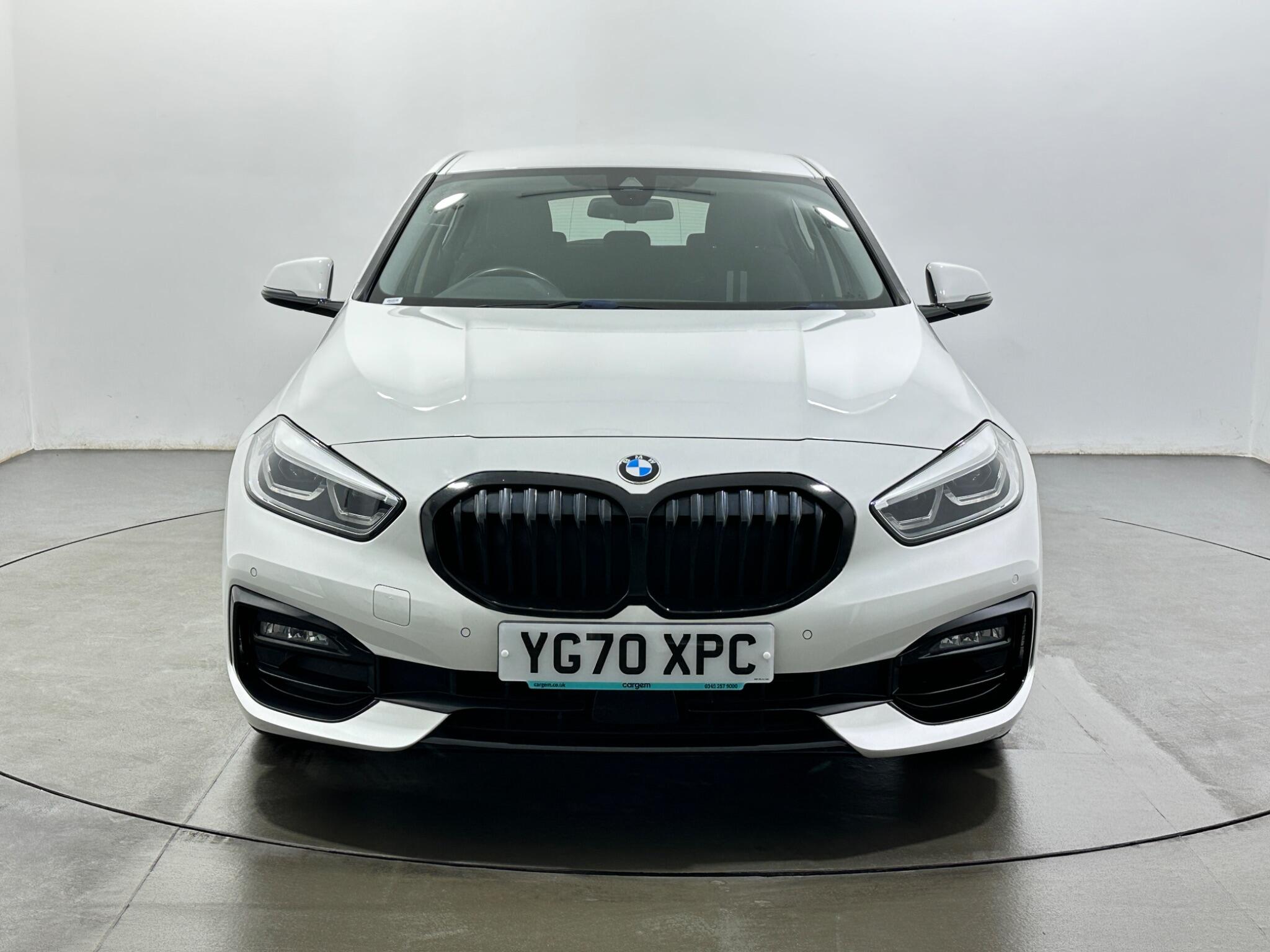 BMW 1 Series view 3