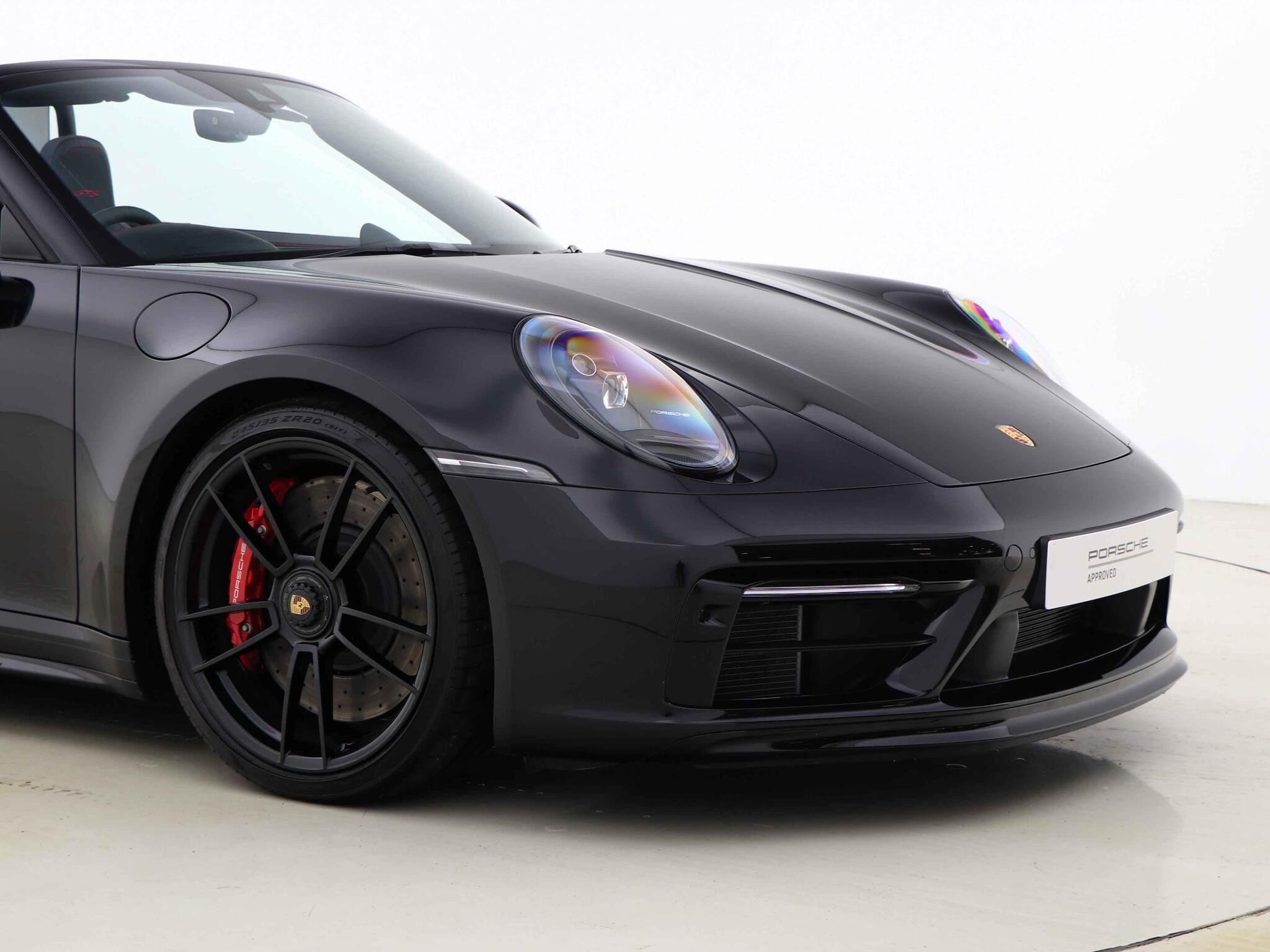 Porsche 911 view 11