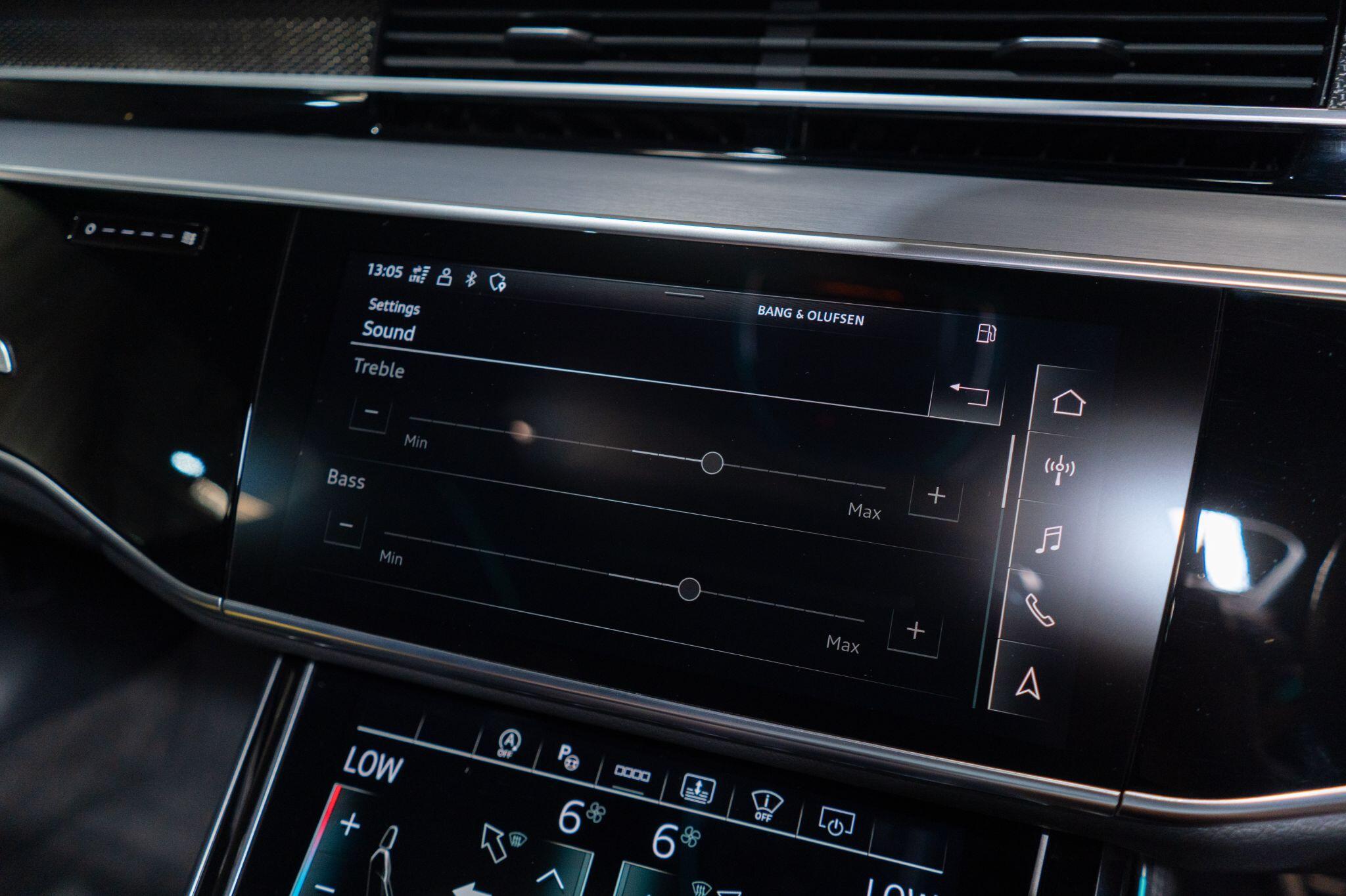 Audi S8 view 29