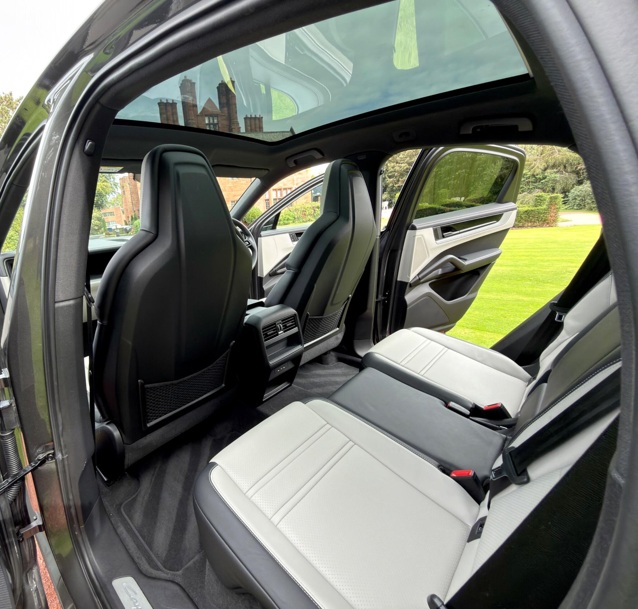 Porsche Cayenne view 42