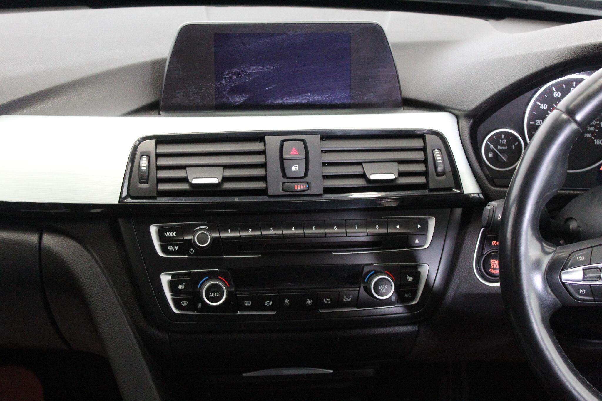 BMW 3 Series view 32