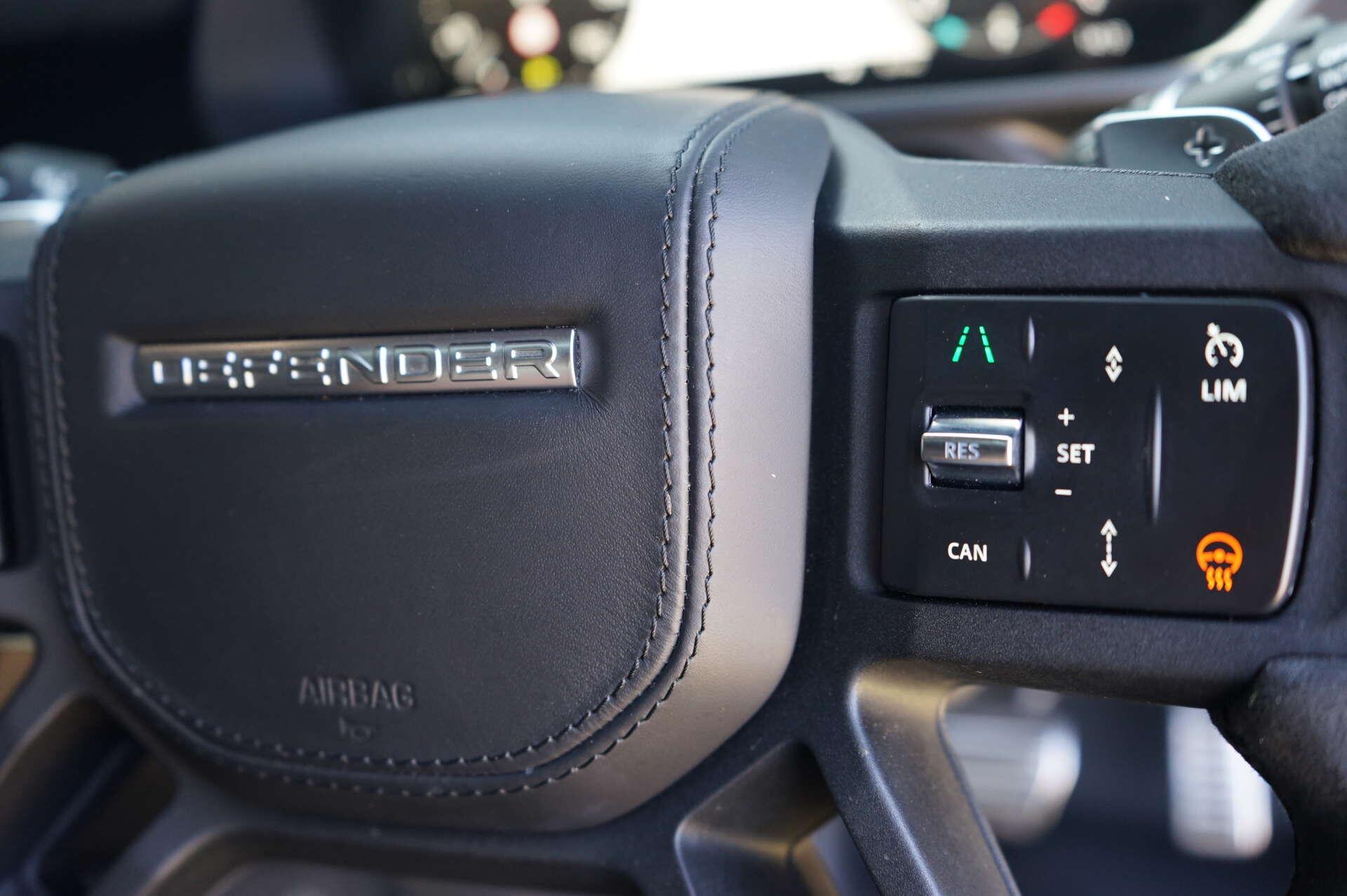 Land Rover Defender view 28