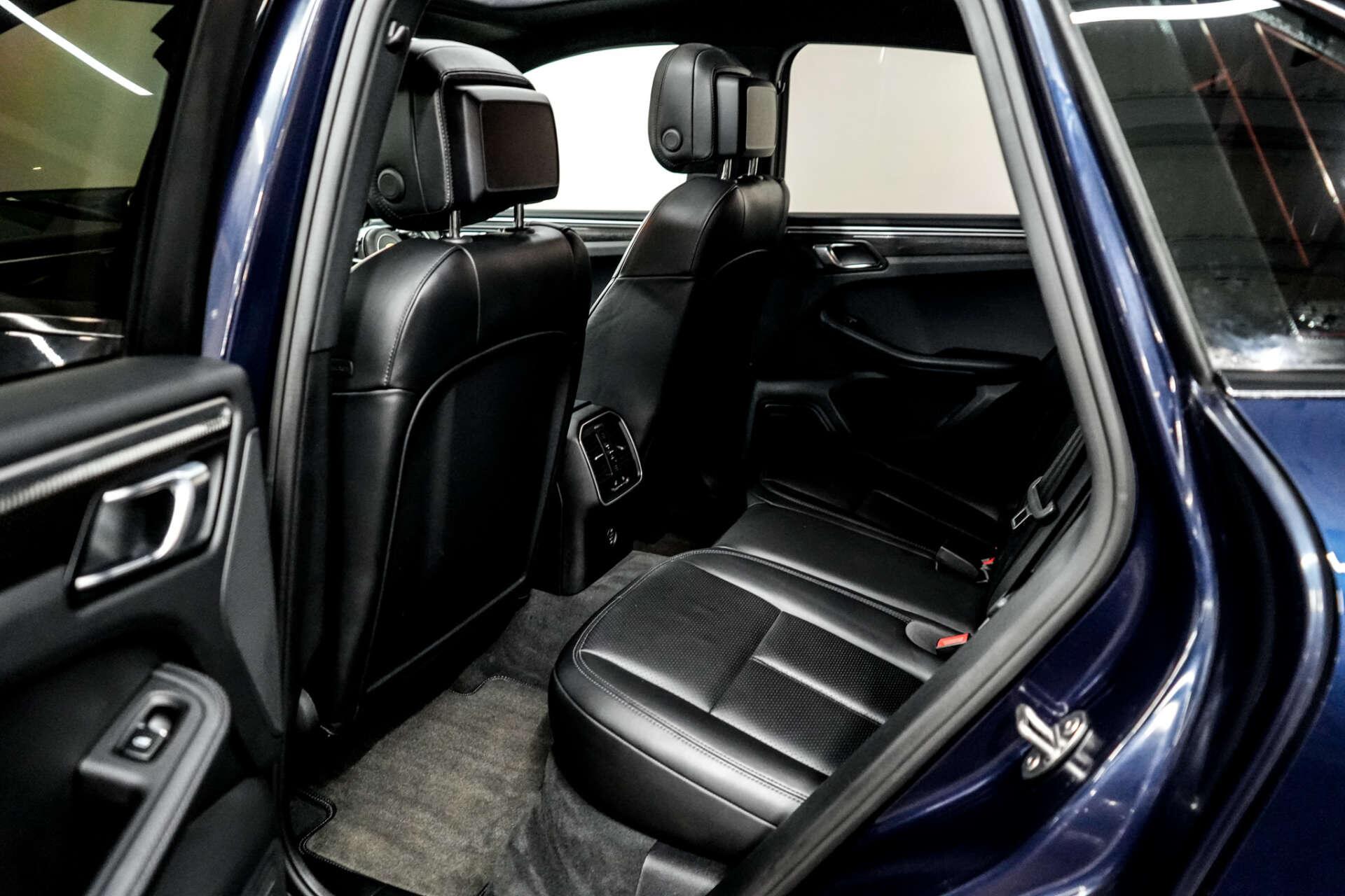 Porsche Macan view 25