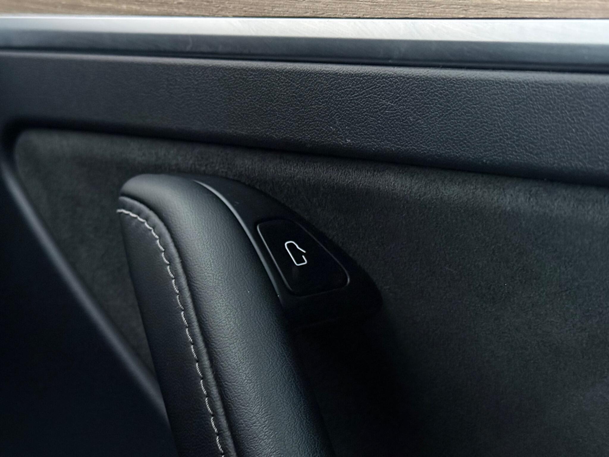Tesla Model 3 view 22