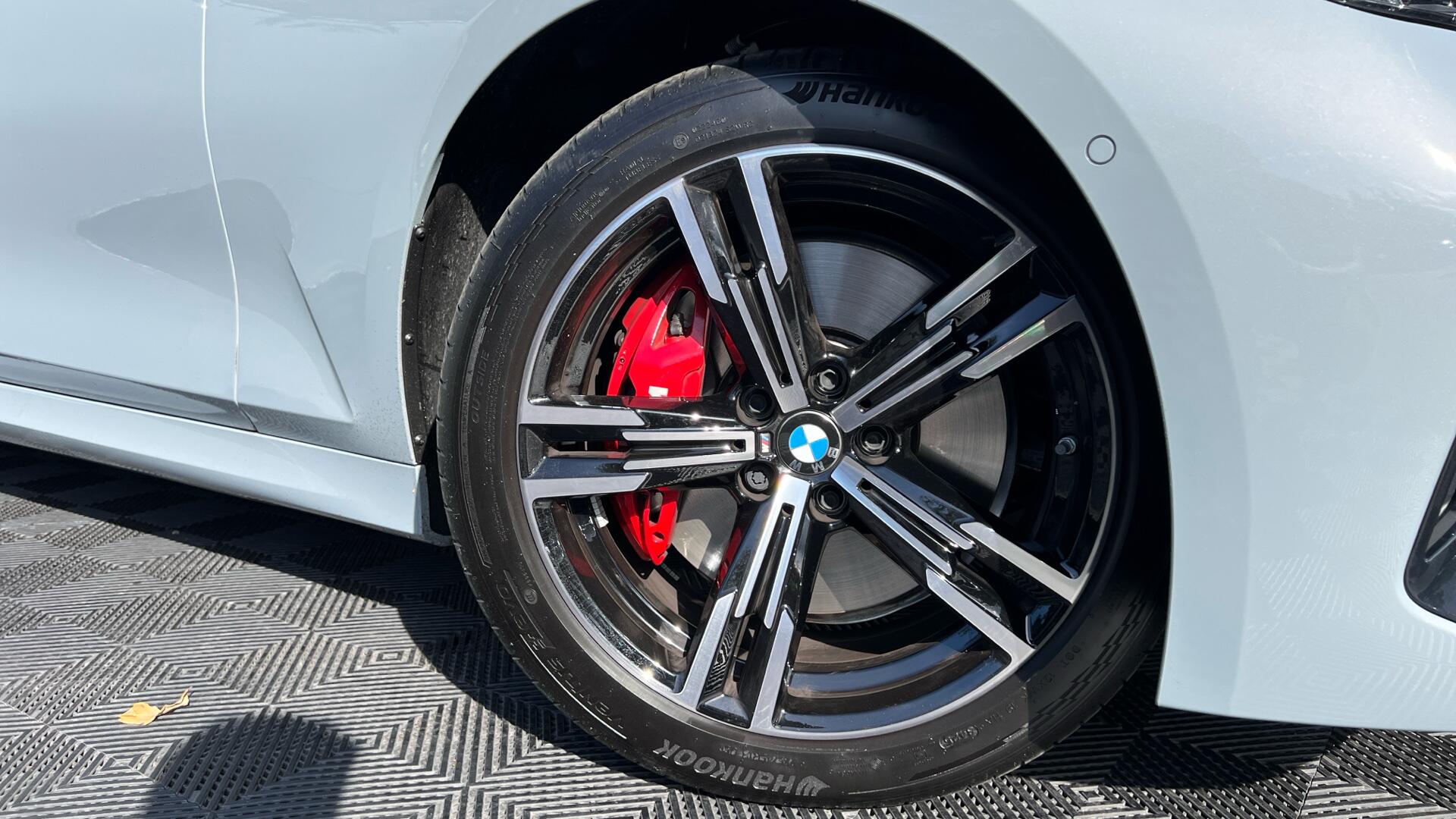 BMW 3 Series view 25