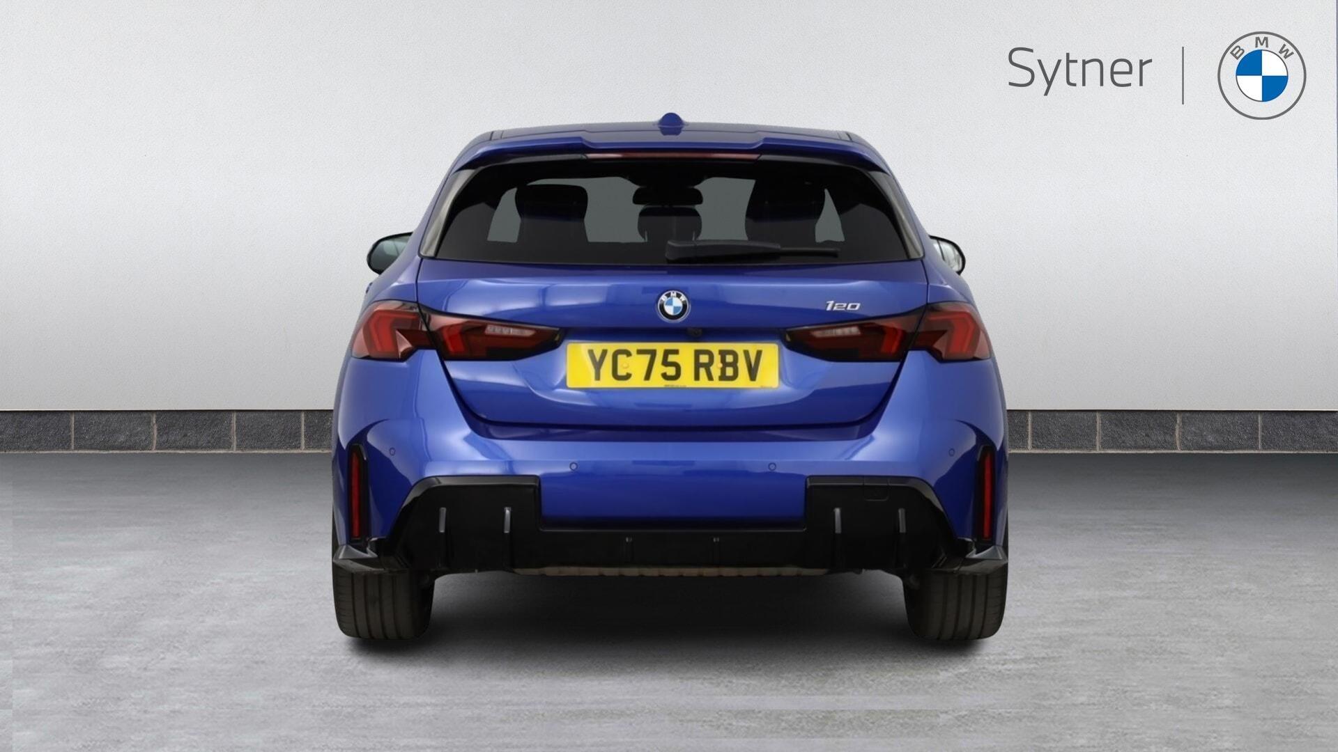BMW 1 Series view 15
