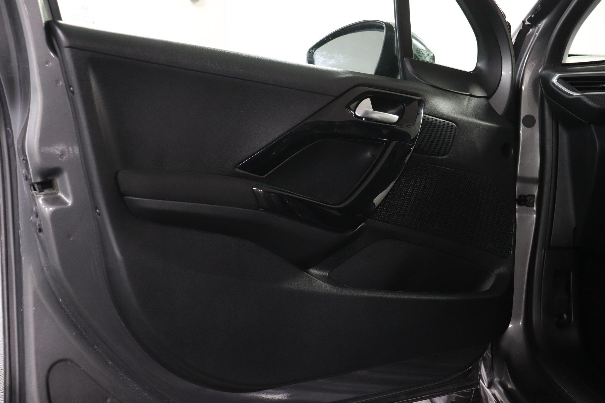 Peugeot 208 view 43