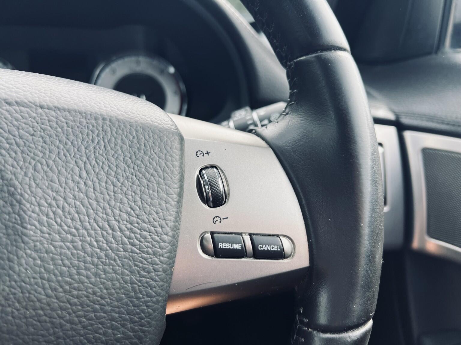 Jaguar XF view 29