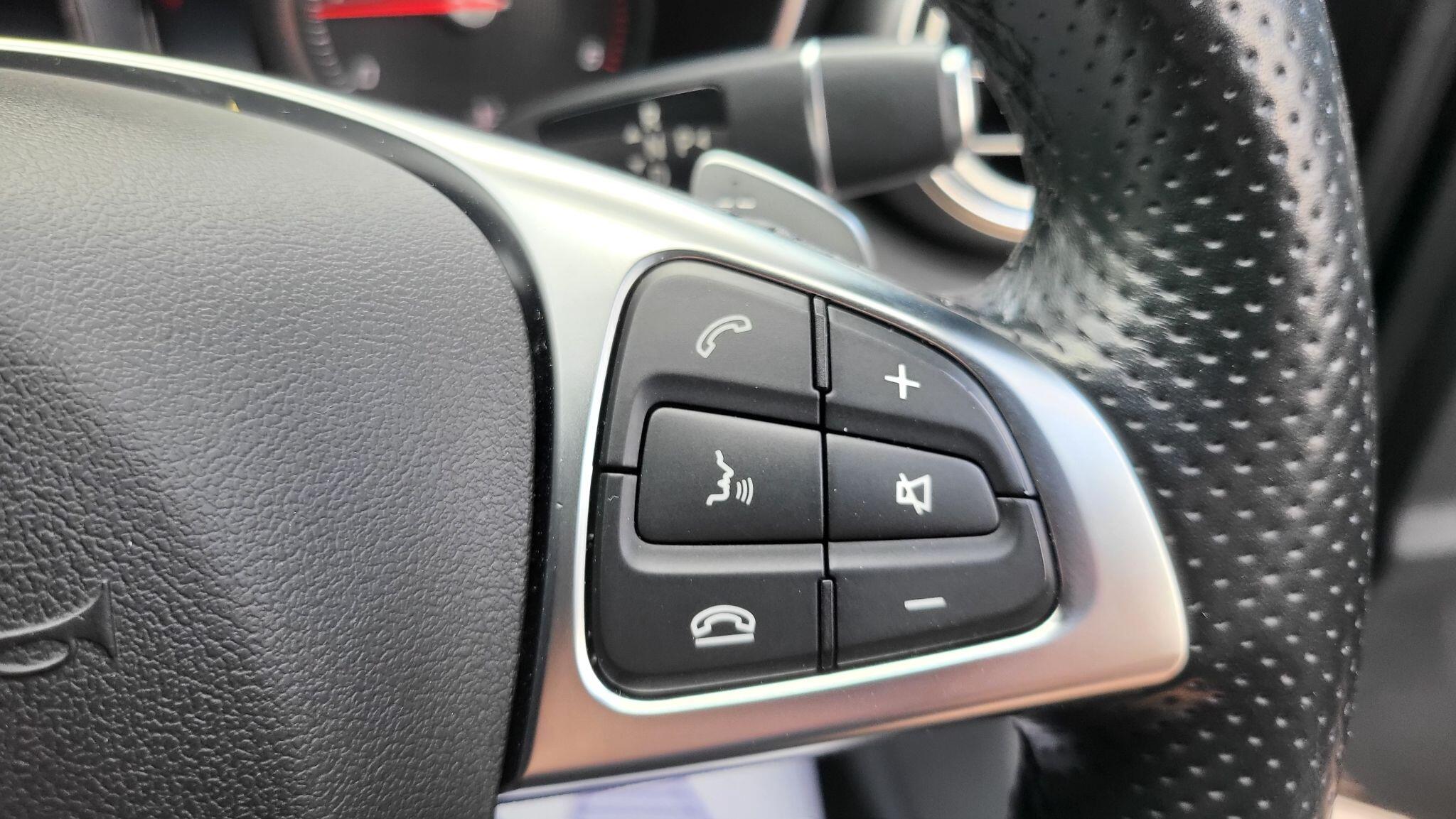 Mercedes-Benz C-Class view 19