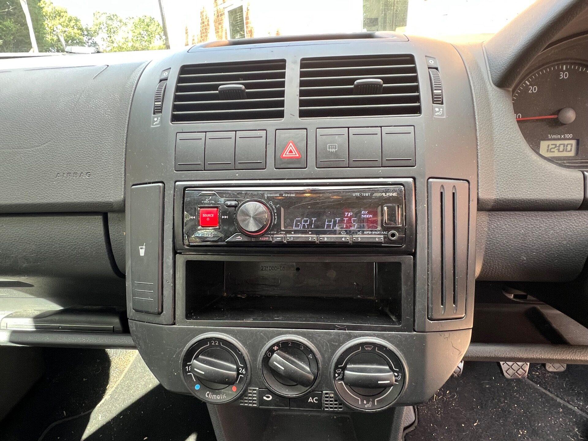 Volkswagen Polo view 23