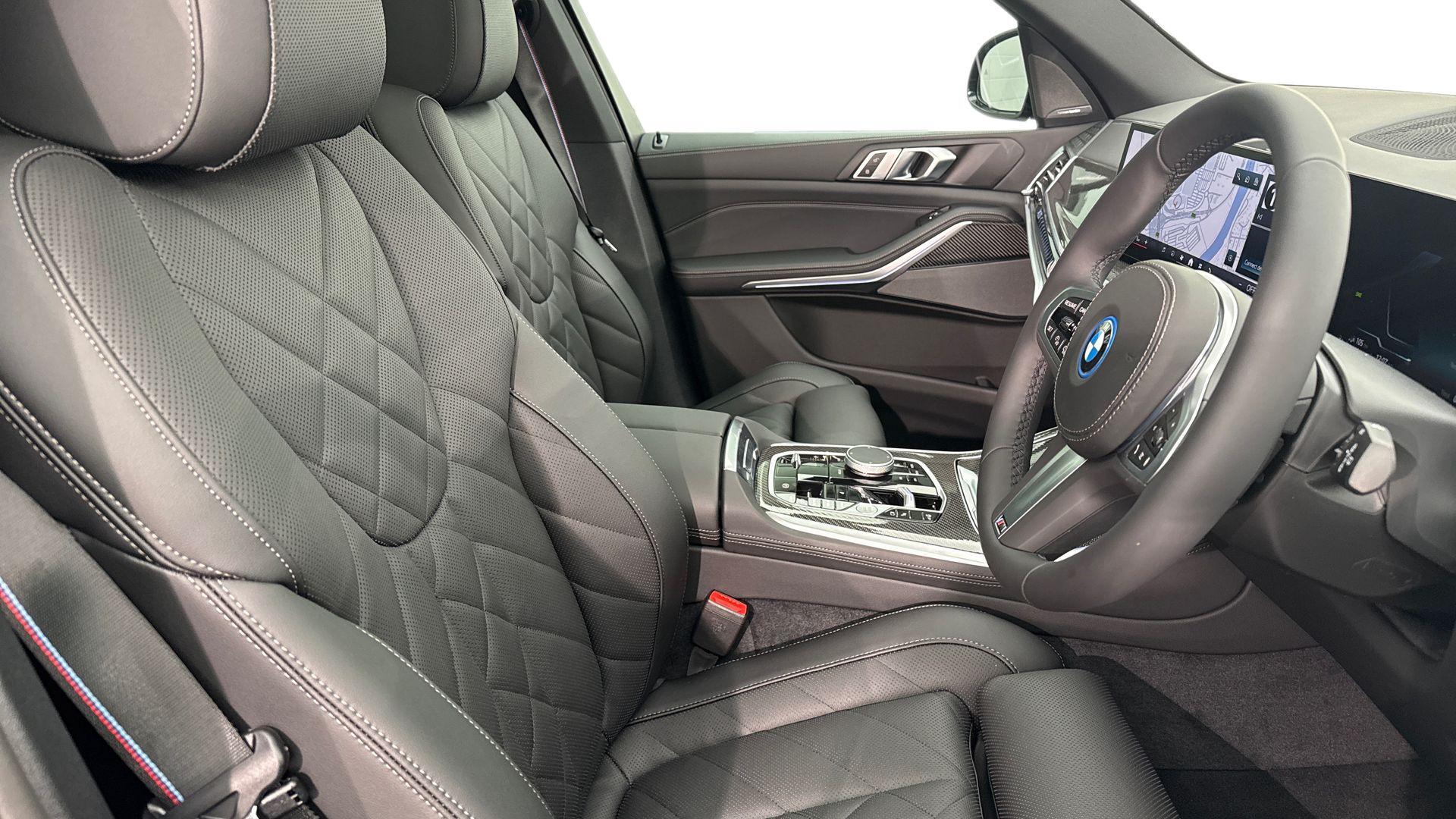 BMW X5 view 11