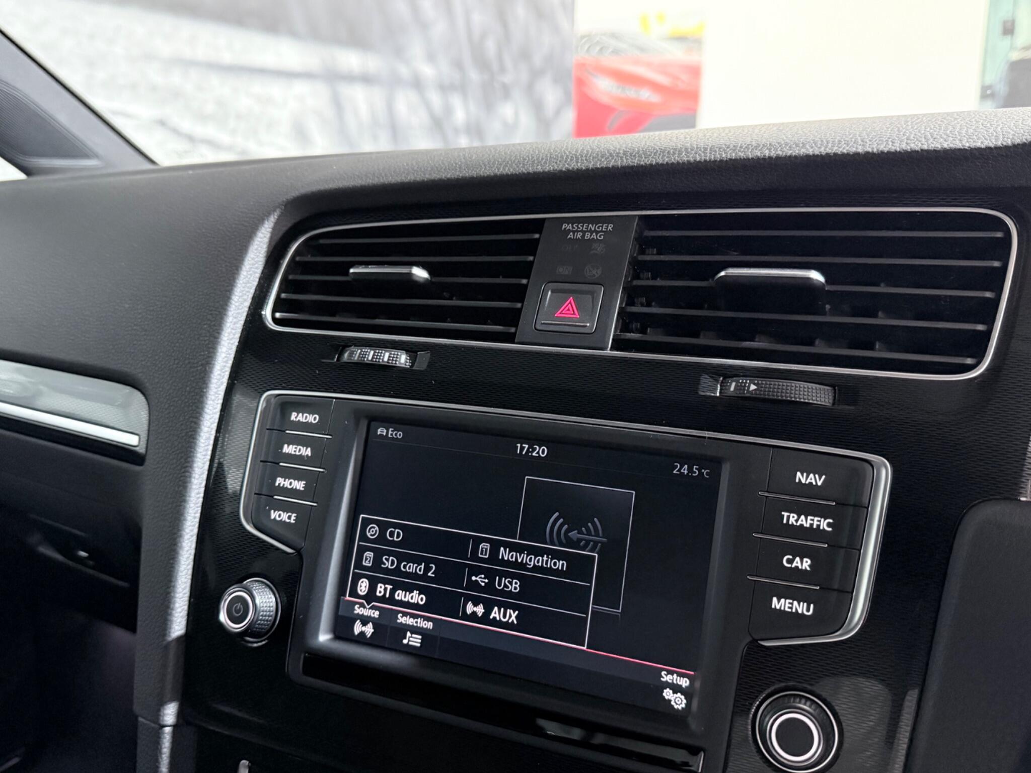 Volkswagen Golf view 43