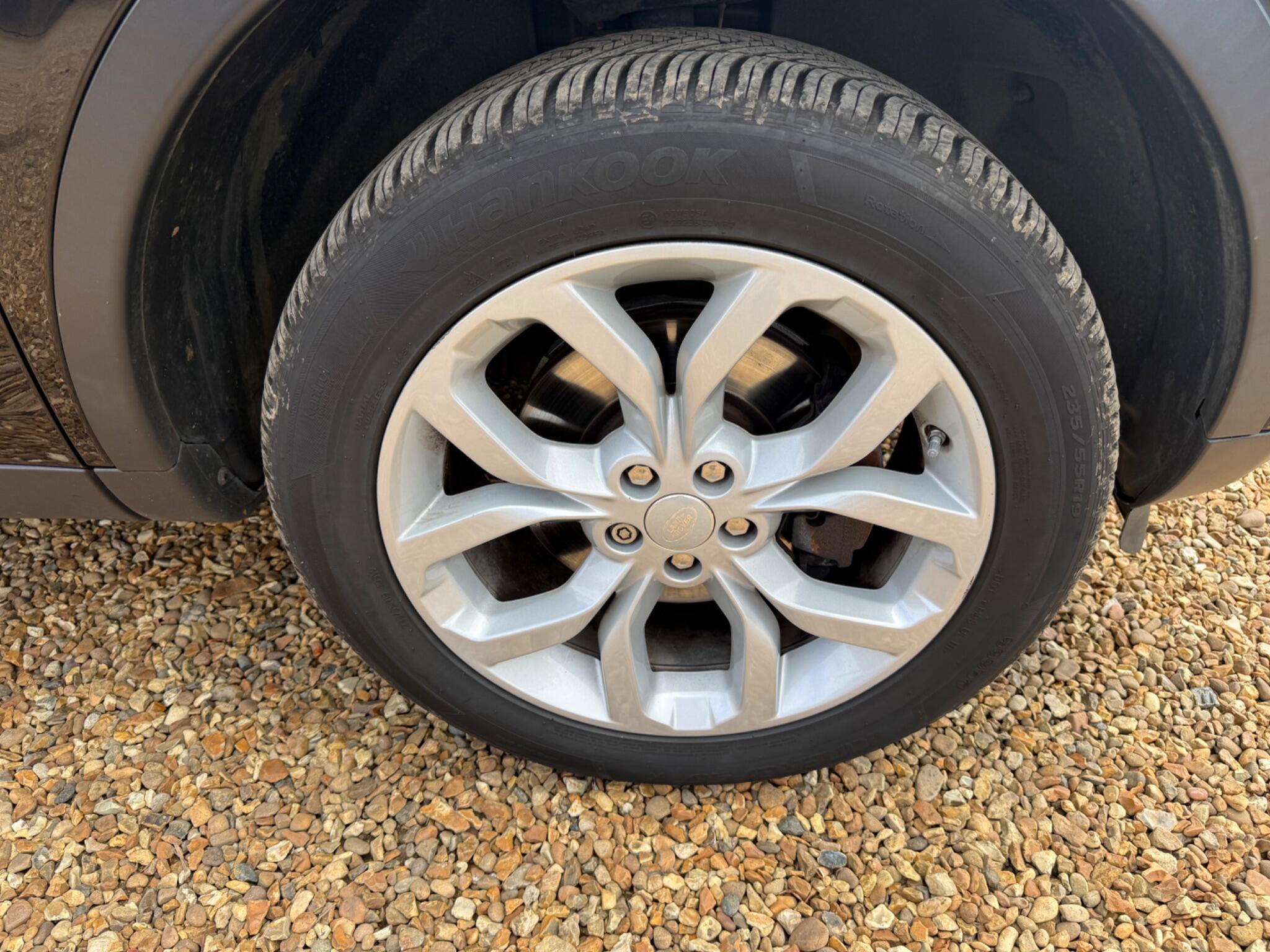 Land Rover Discovery Sport view 33