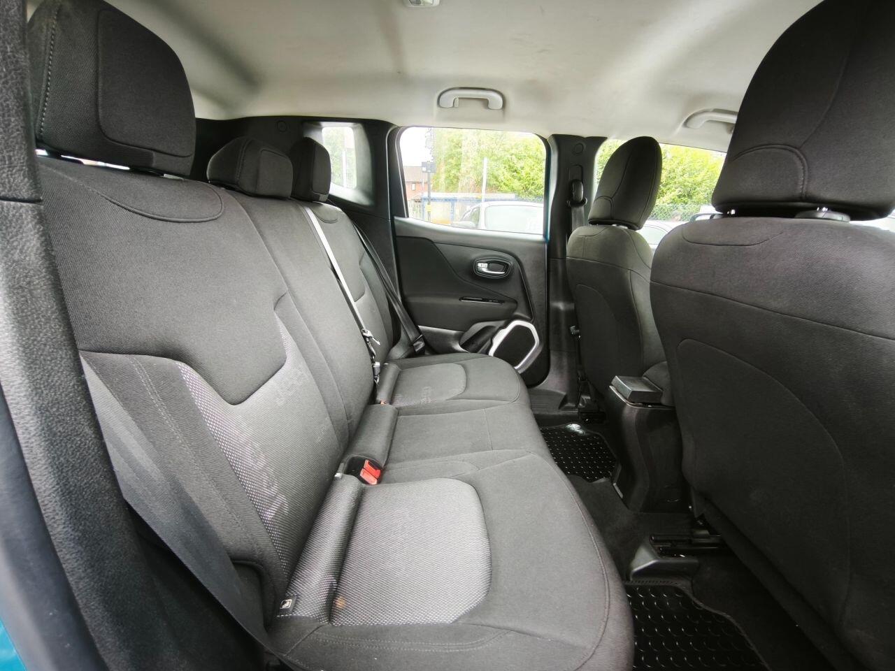 Jeep Renegade view 16