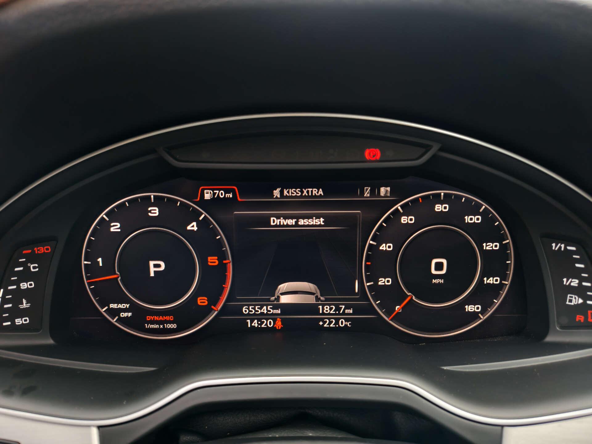 Audi Q7 view 25