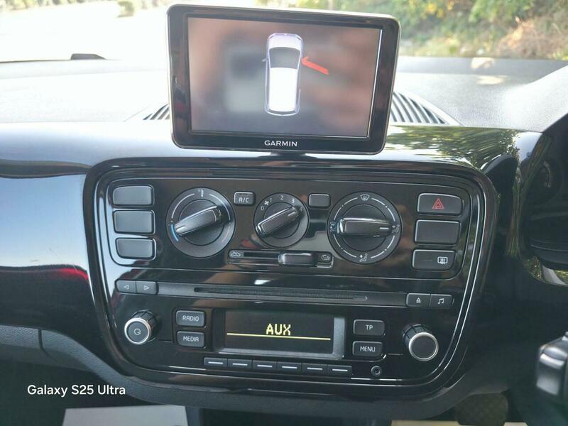 Volkswagen Up! view 47