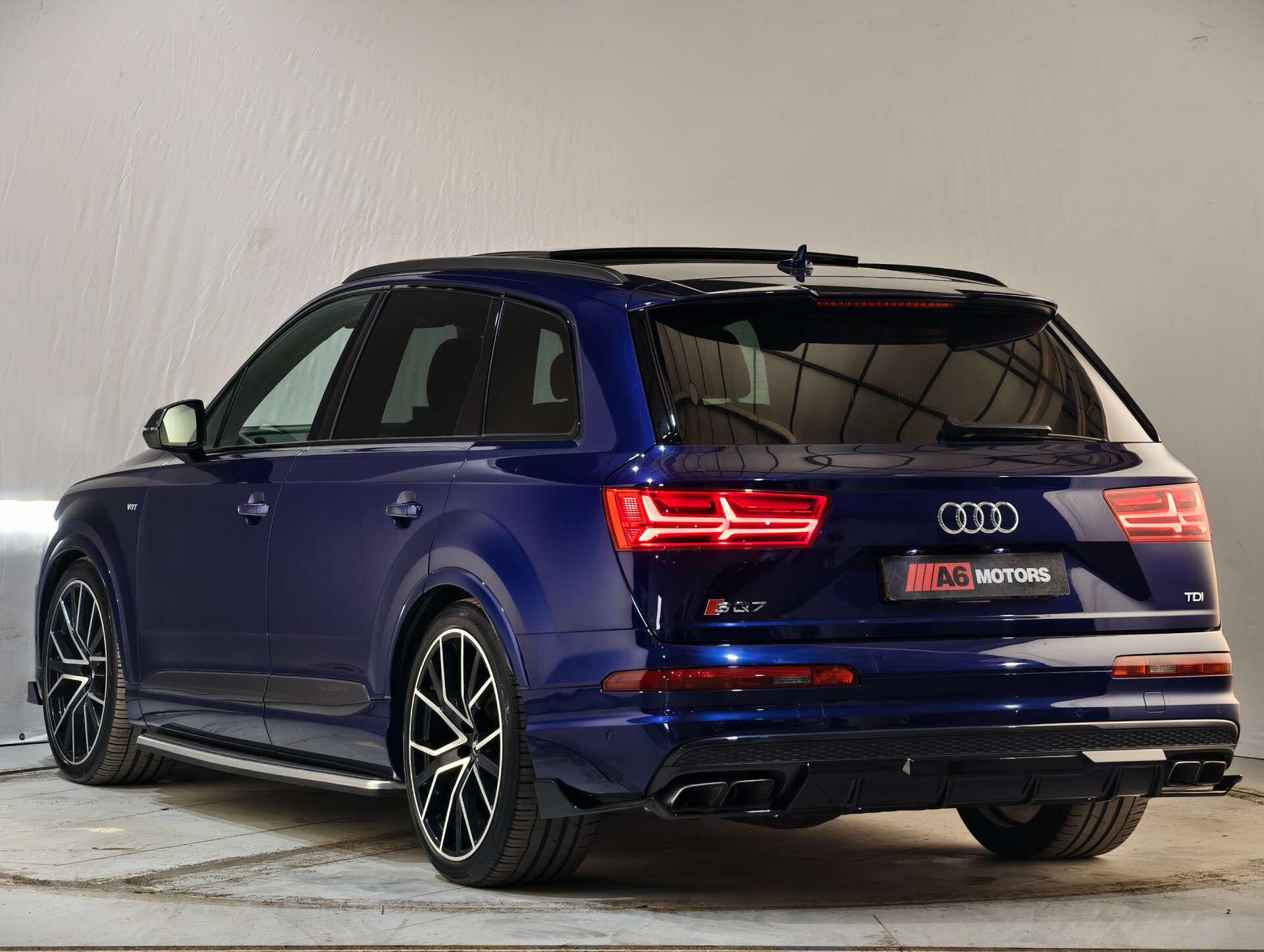 Audi SQ7 view 14
