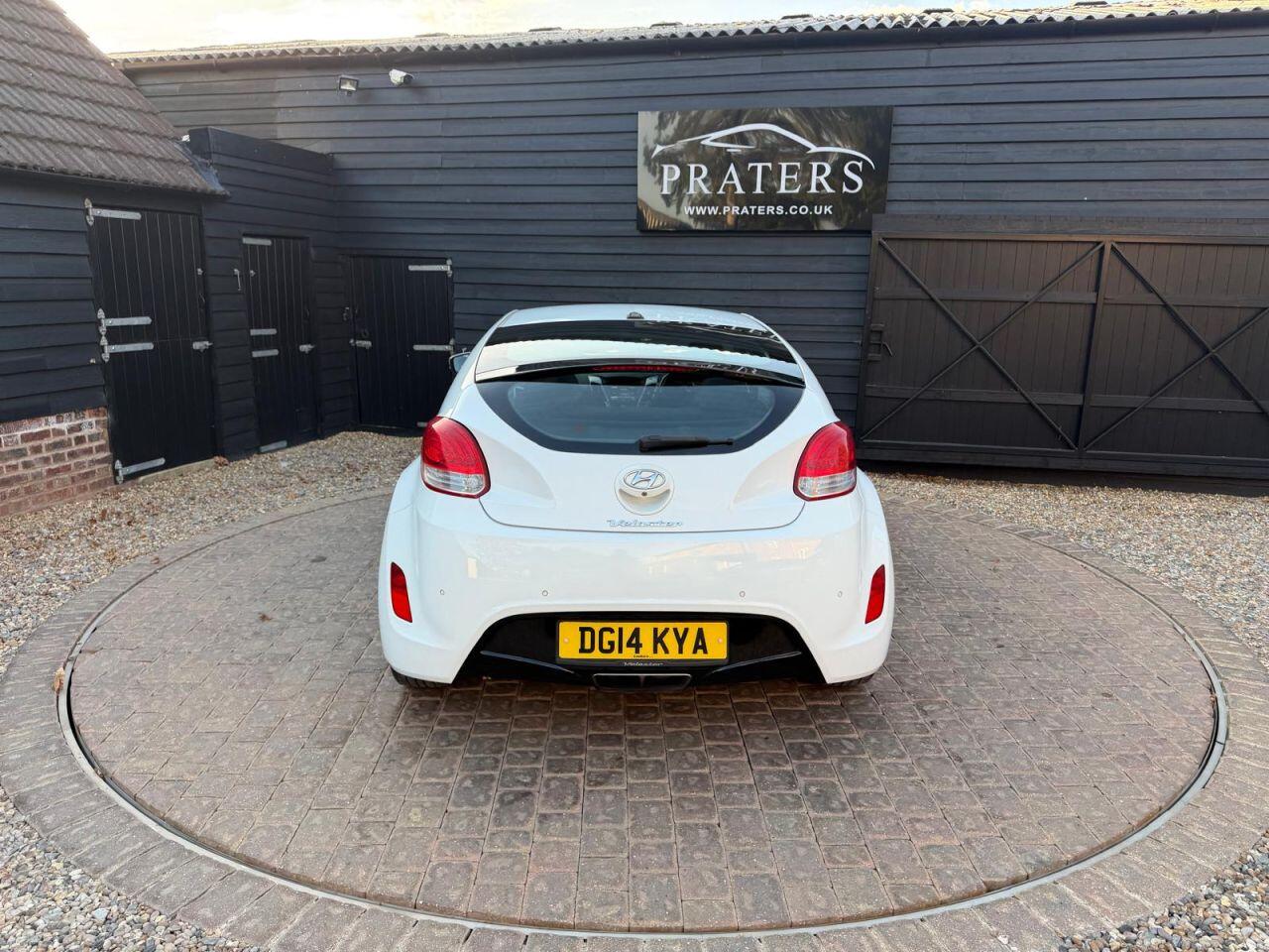 Hyundai Veloster view 3