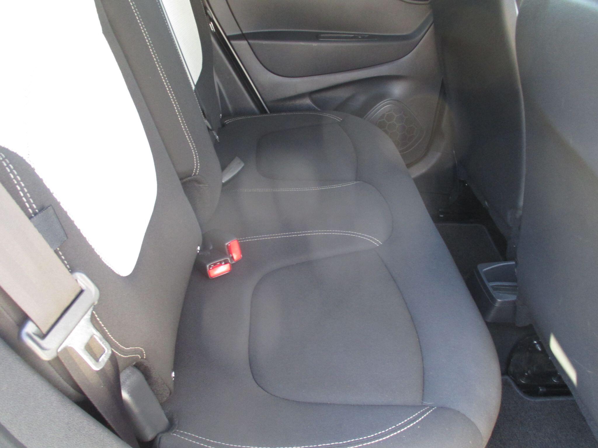 Renault Captur view 25