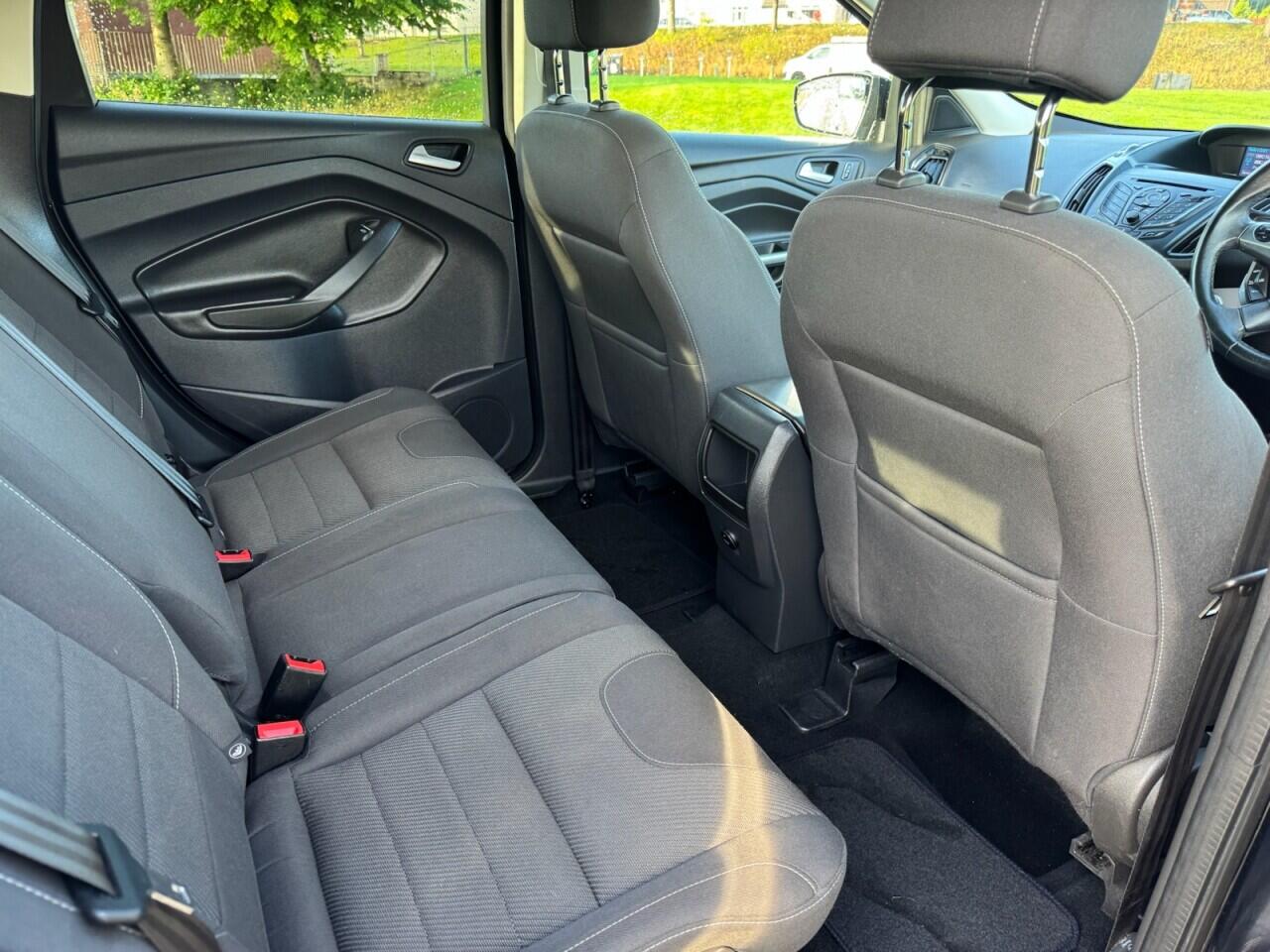 Ford Kuga view 25