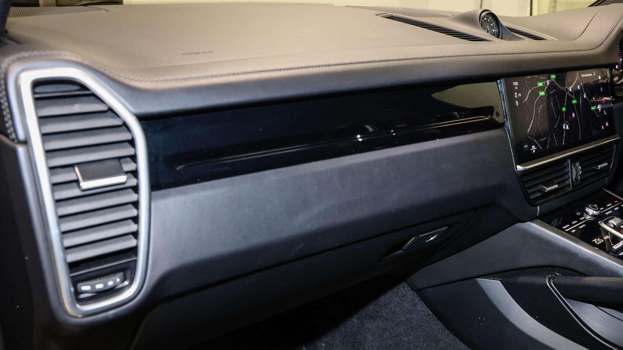 Porsche Cayenne view 21