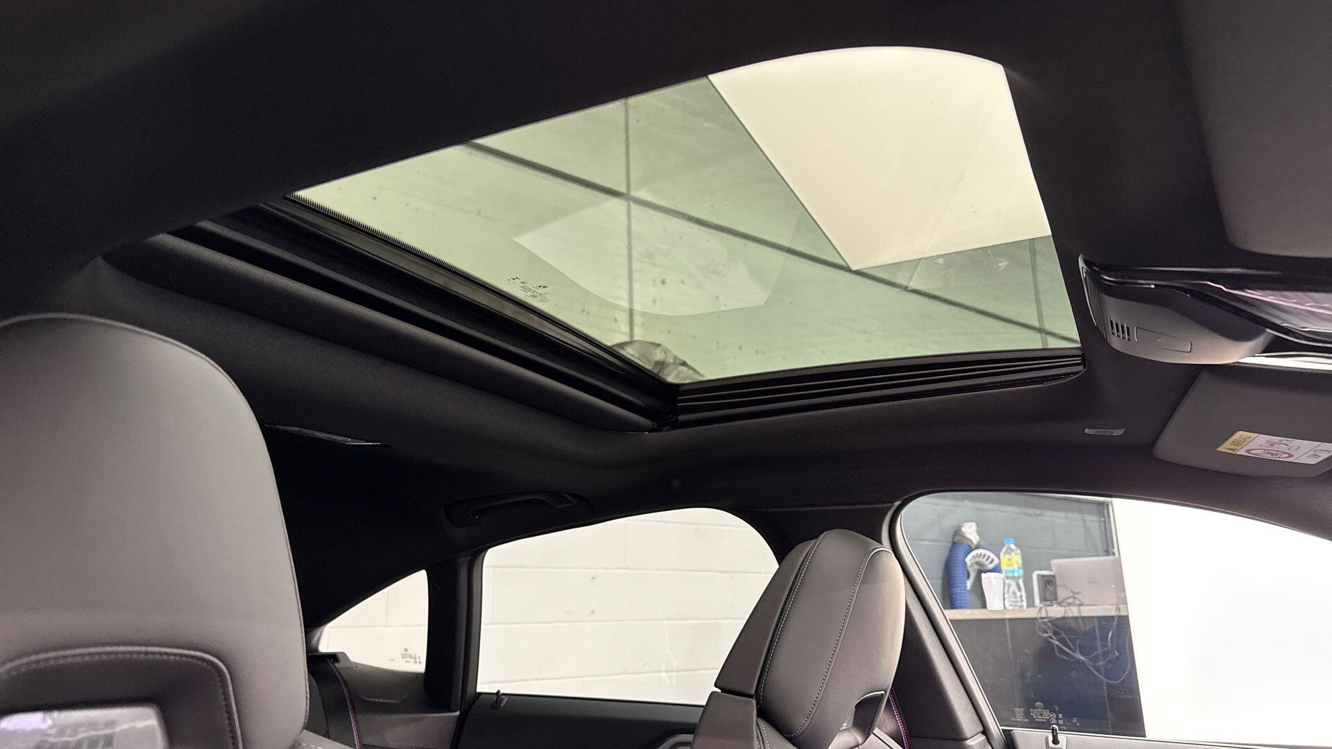 BMW i4 view 21
