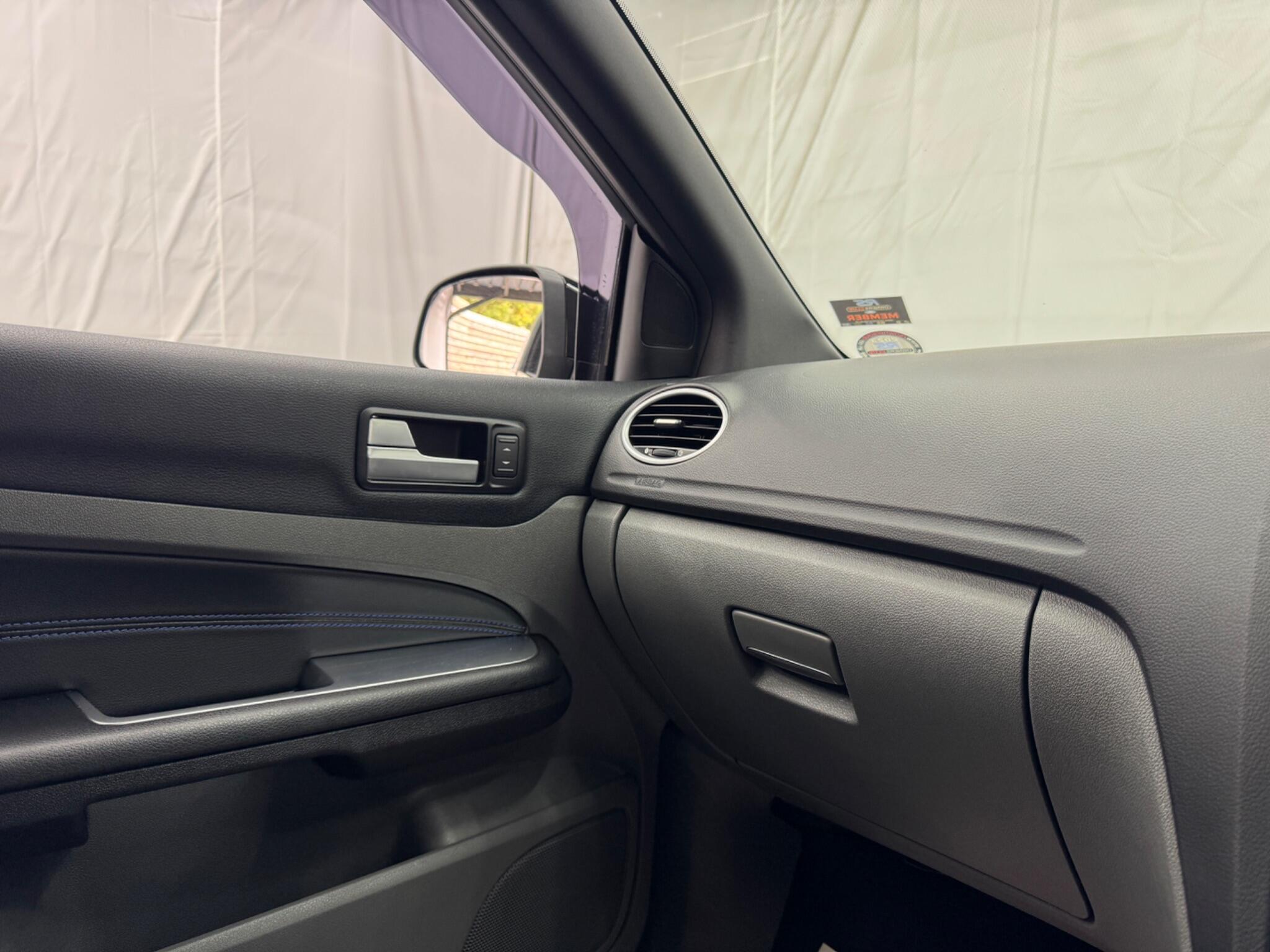 Ford Focus view 65