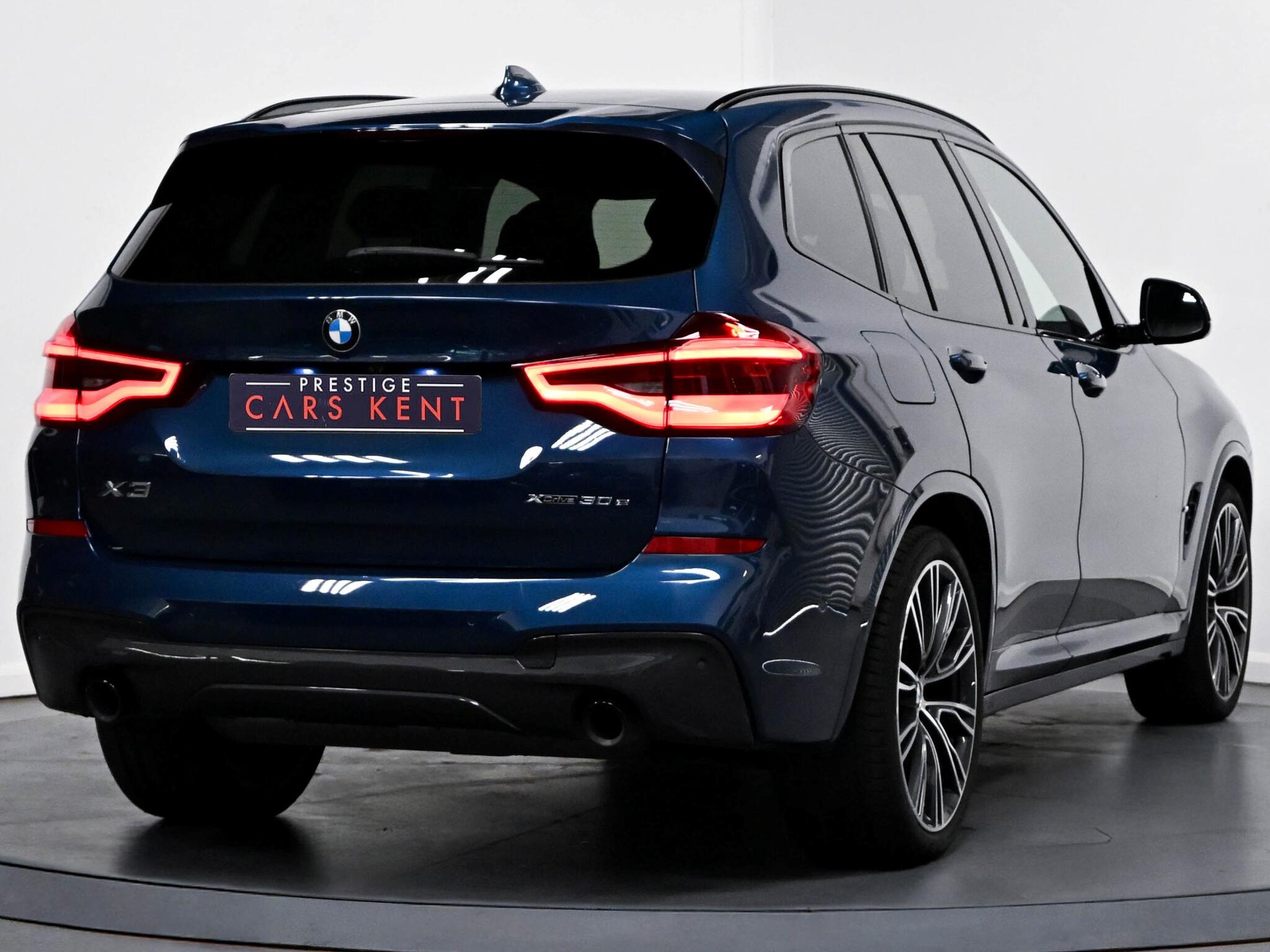 BMW X3 view 18