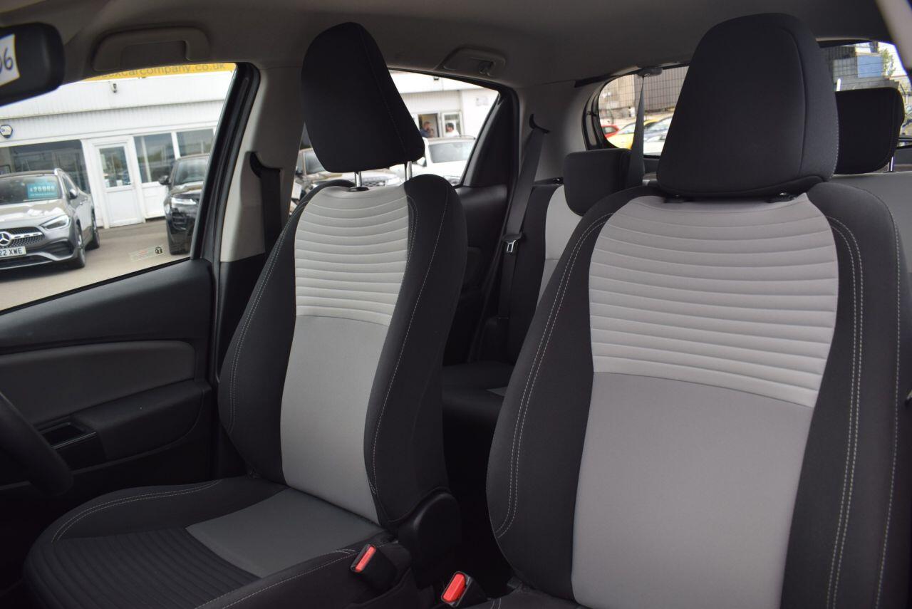 Toyota Yaris view 16