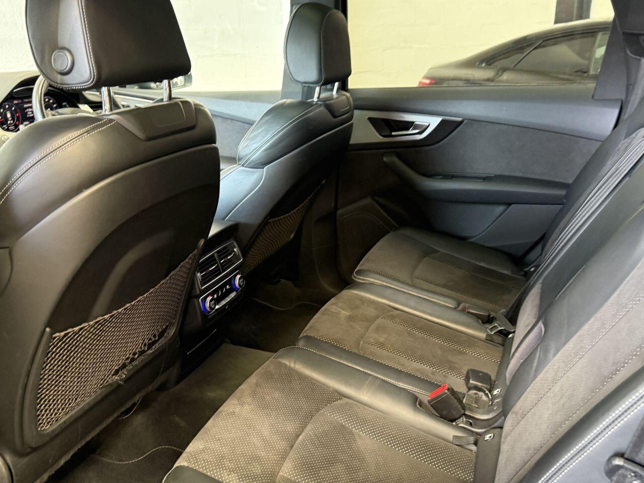 Audi Q7 view 65