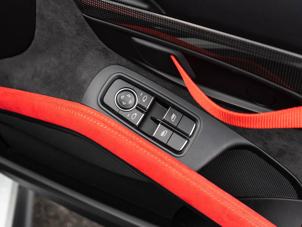 Porsche 911 view 33