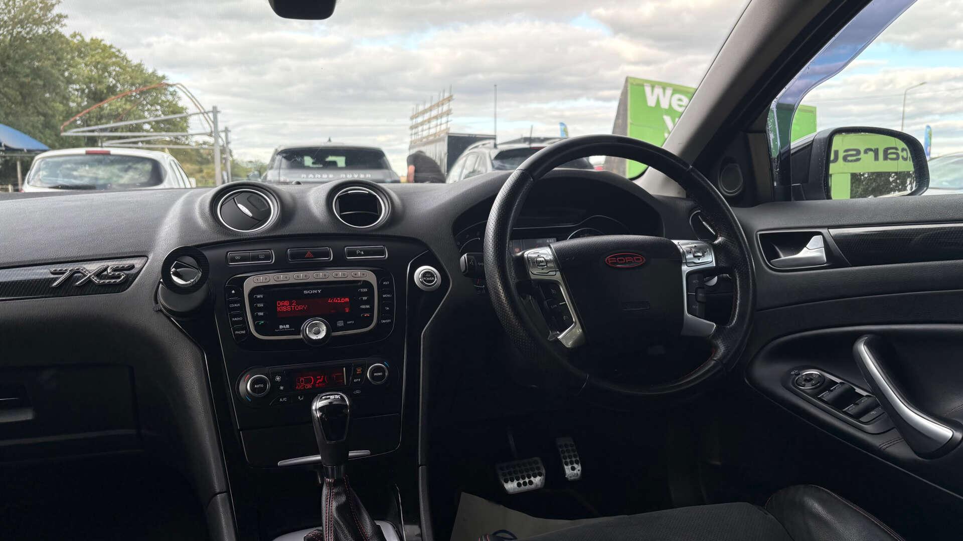 Ford Mondeo view 32