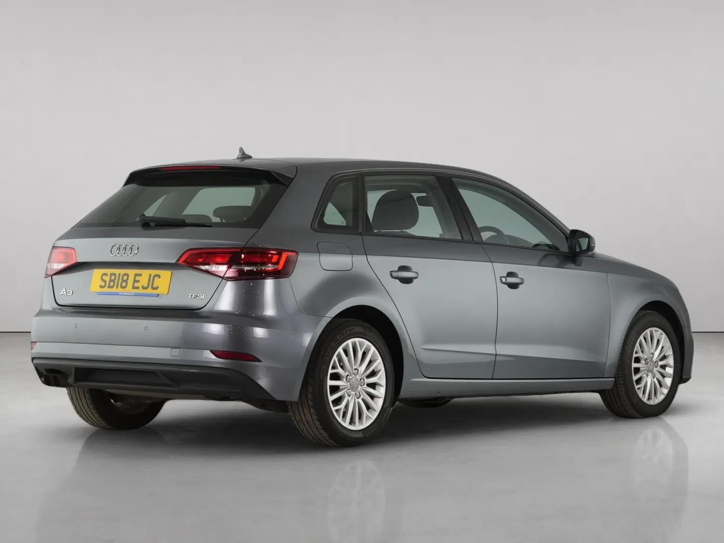 Audi A3 view 8