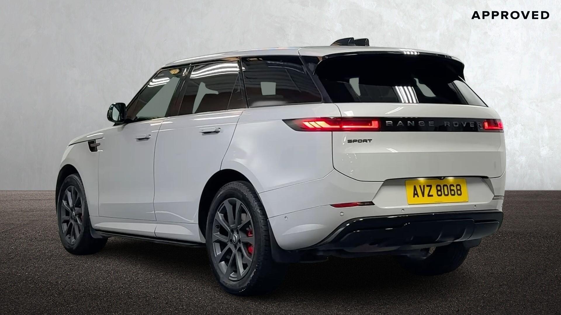 Land Rover Range Rover Sport view 2