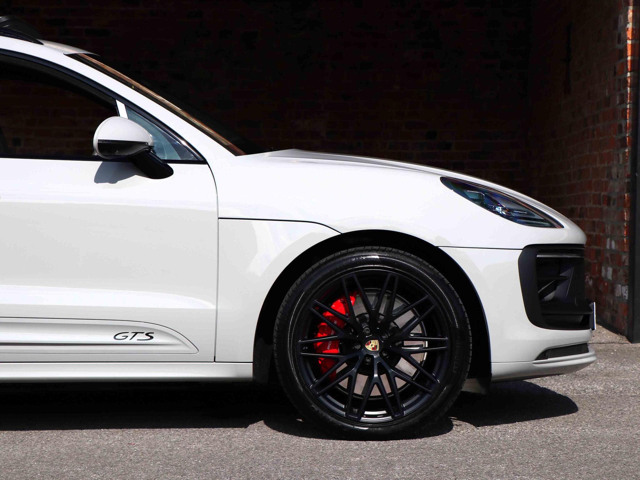 Porsche Macan view 10