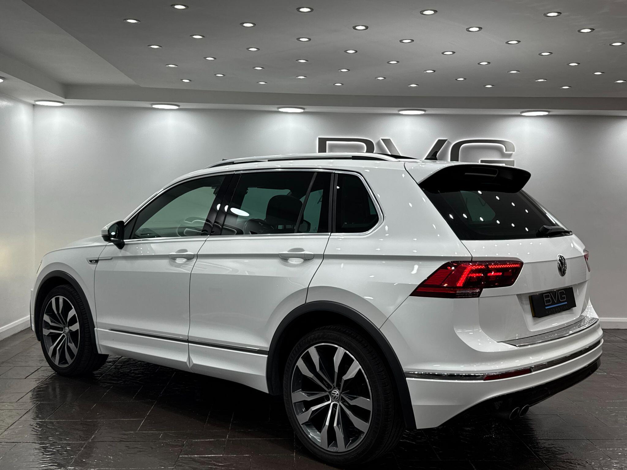 Volkswagen Tiguan view 17